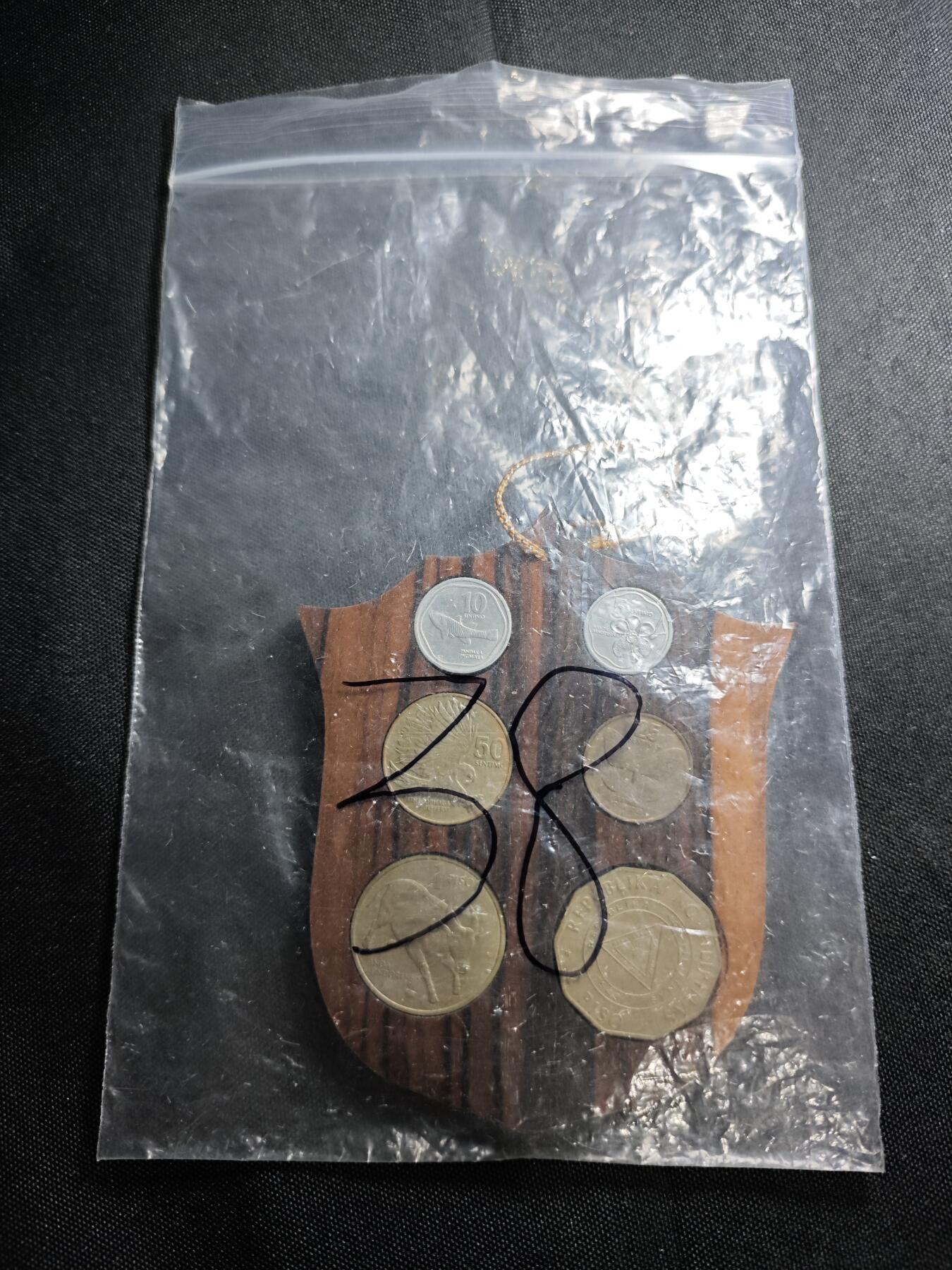 KK钱币收藏小铺   套币 批量/好品散币专场 2月预留时间 周末发货  菲律宾挂件 含2比索纪念币