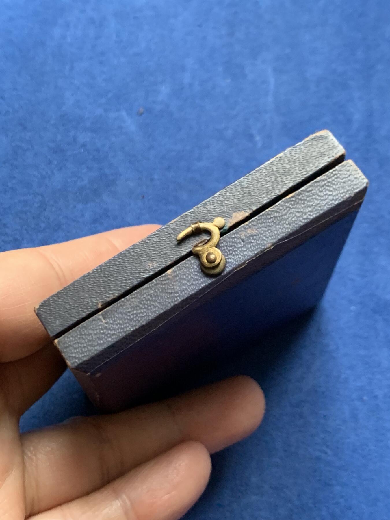 《竞宝斋》第466场 周日，周一 2场连拍 （全场包邮）欢迎送拍 法国塞纳省商业法庭银章 50.3mm 60.6克 丰饶角2银标 带盒