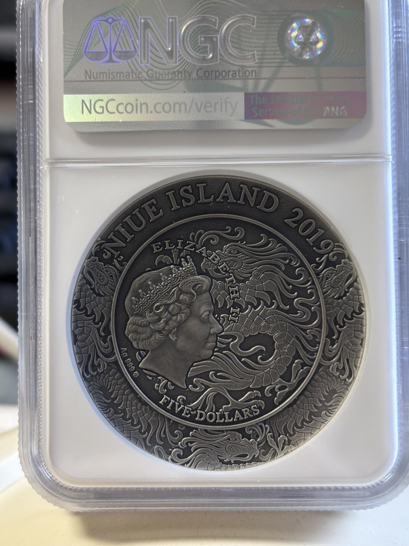 第192期拍卖 纽埃2019年三国人物系列赵云2盎司高浮雕纪念银币NGC-MS70首，999银镀金，发行500枚