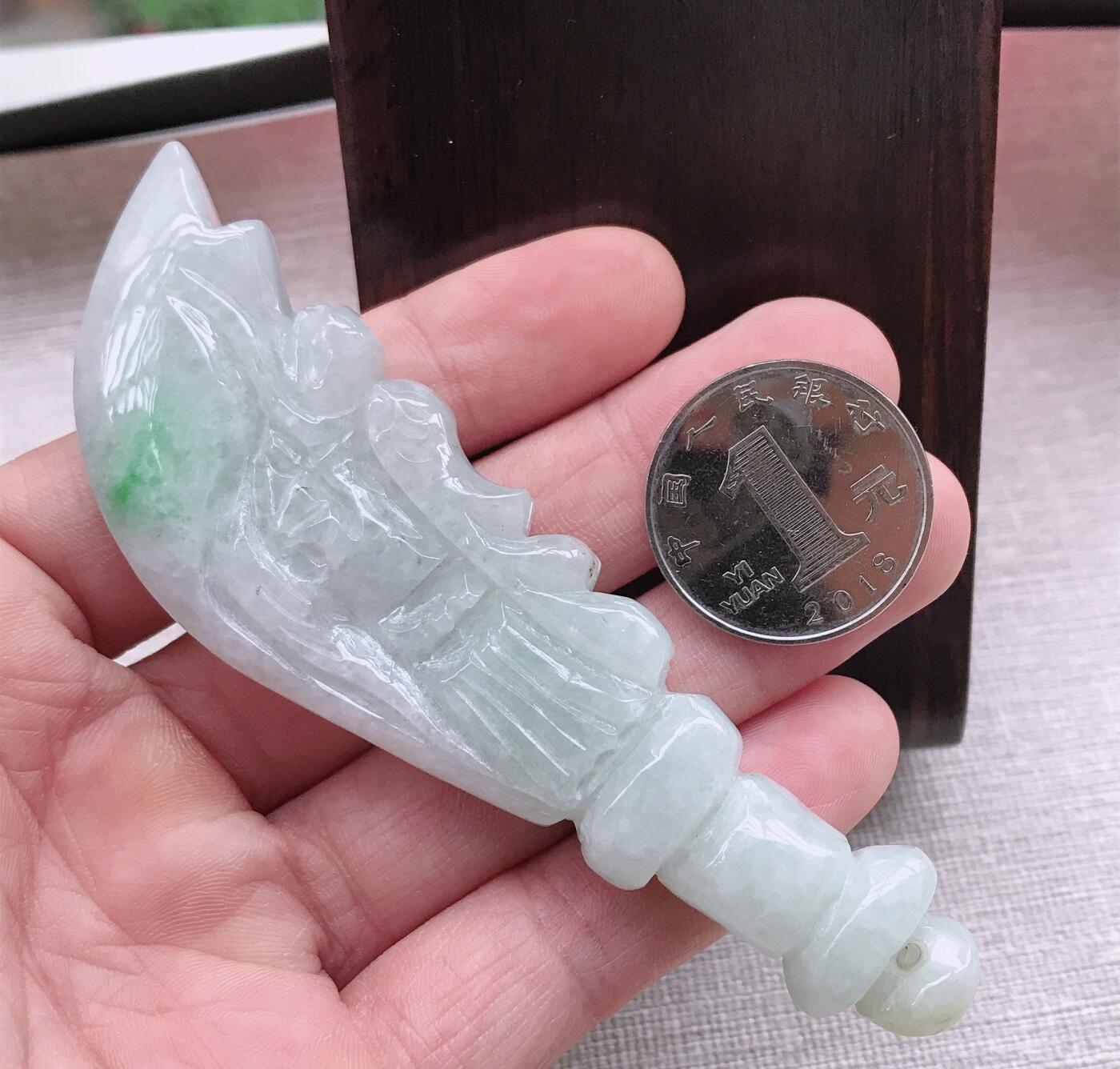 缅甸天然翡翠A货飘绿大刀 屠龙刀手把件