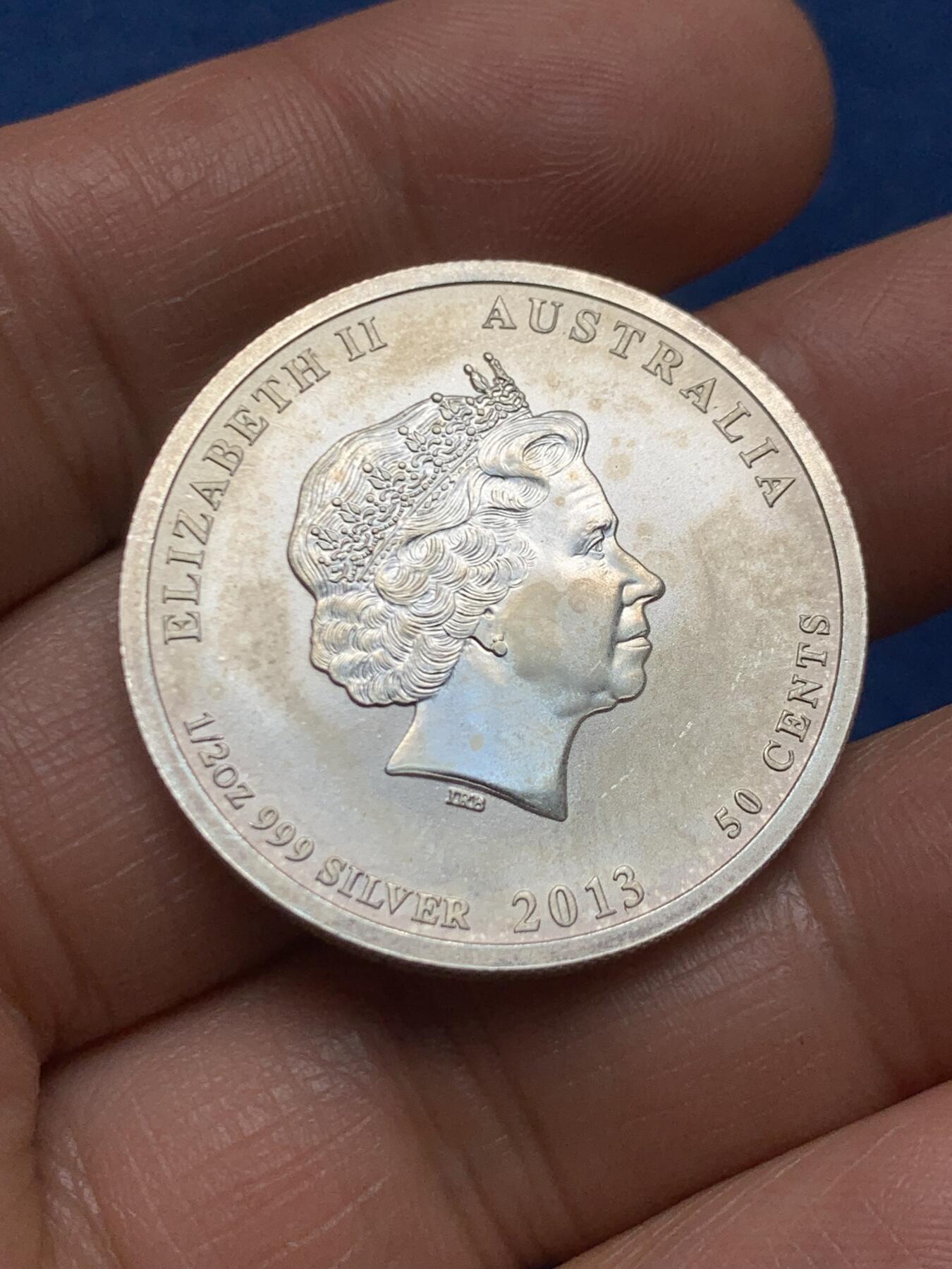 《竞宝斋》第466场 周日，周一 2场连拍 （全场包邮）欢迎送拍 2013年澳大利亚纪念二战澳籍美军50分银币，1/2盎司，15.8克，999银