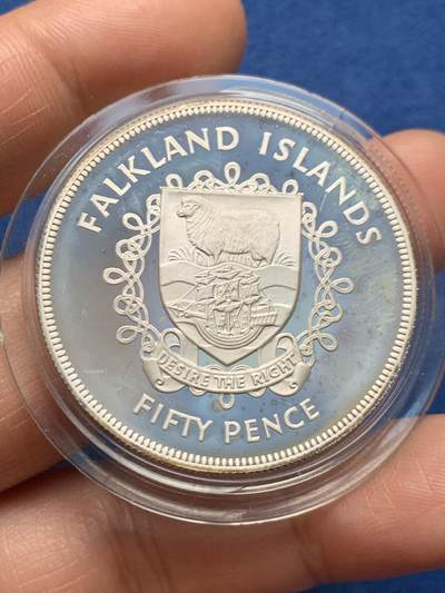 《竞宝斋》第466场 周日，周一 2场连拍 （全场包邮）欢迎送拍 - 英属福克兰群岛1977年伊丽莎白二世女王登基25周年银禧纪念50便士精制银币 925银 28.2克 铸造量25000枚