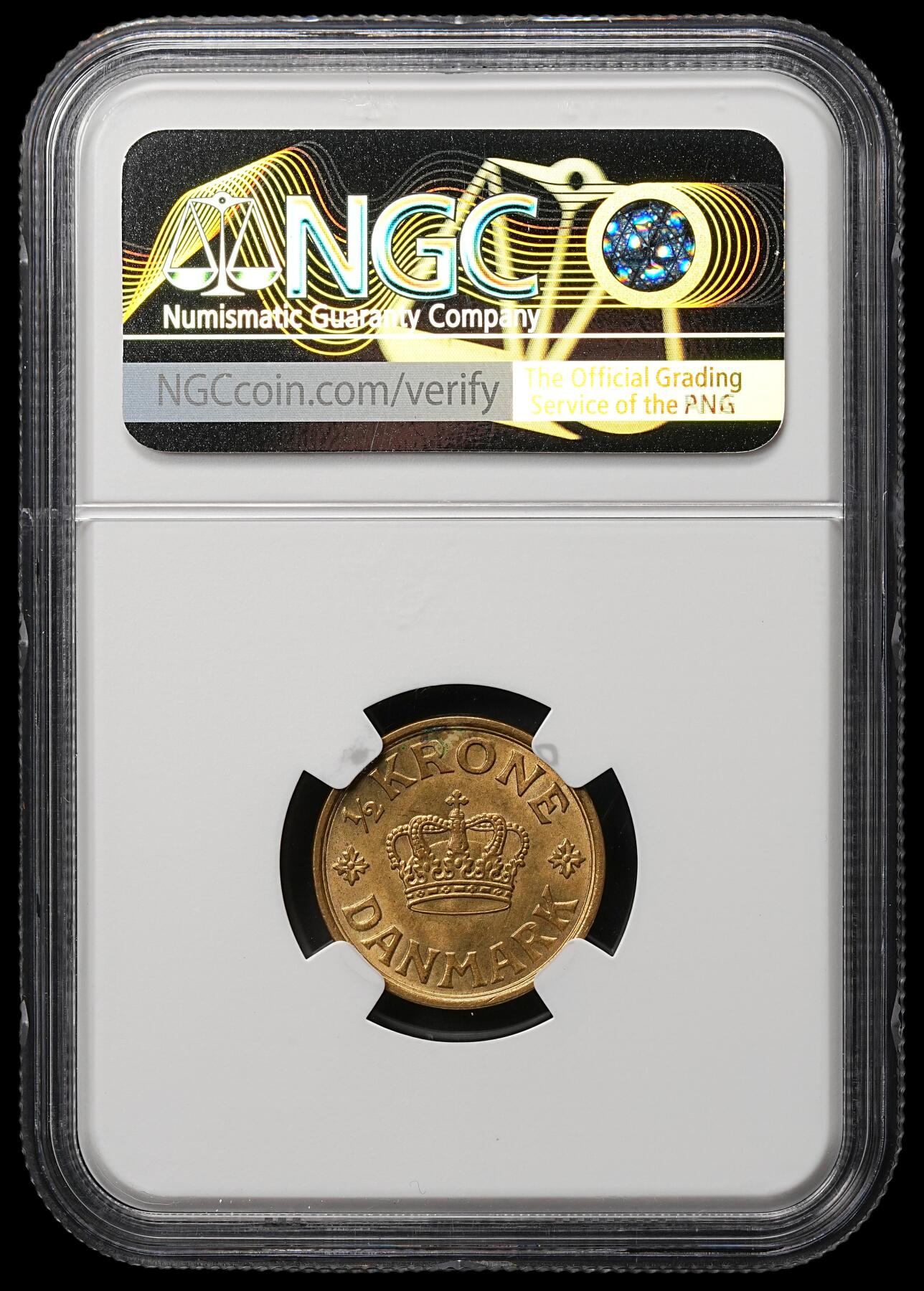 修遠堂世界钱币第106期，请看参拍说明 NGC MS65 1940年皇冠1/2克朗