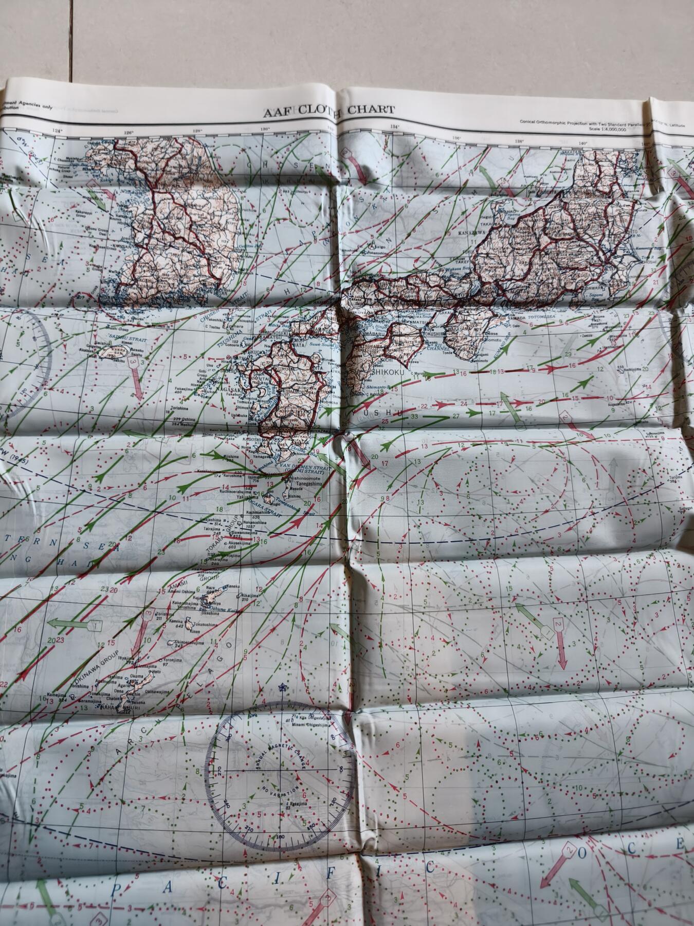 老王徽章第185期 美国二战陆军航空兵逃生图 正面为日本与中国南海 背面为中国东海 大型尺寸约1.2米×1.2米