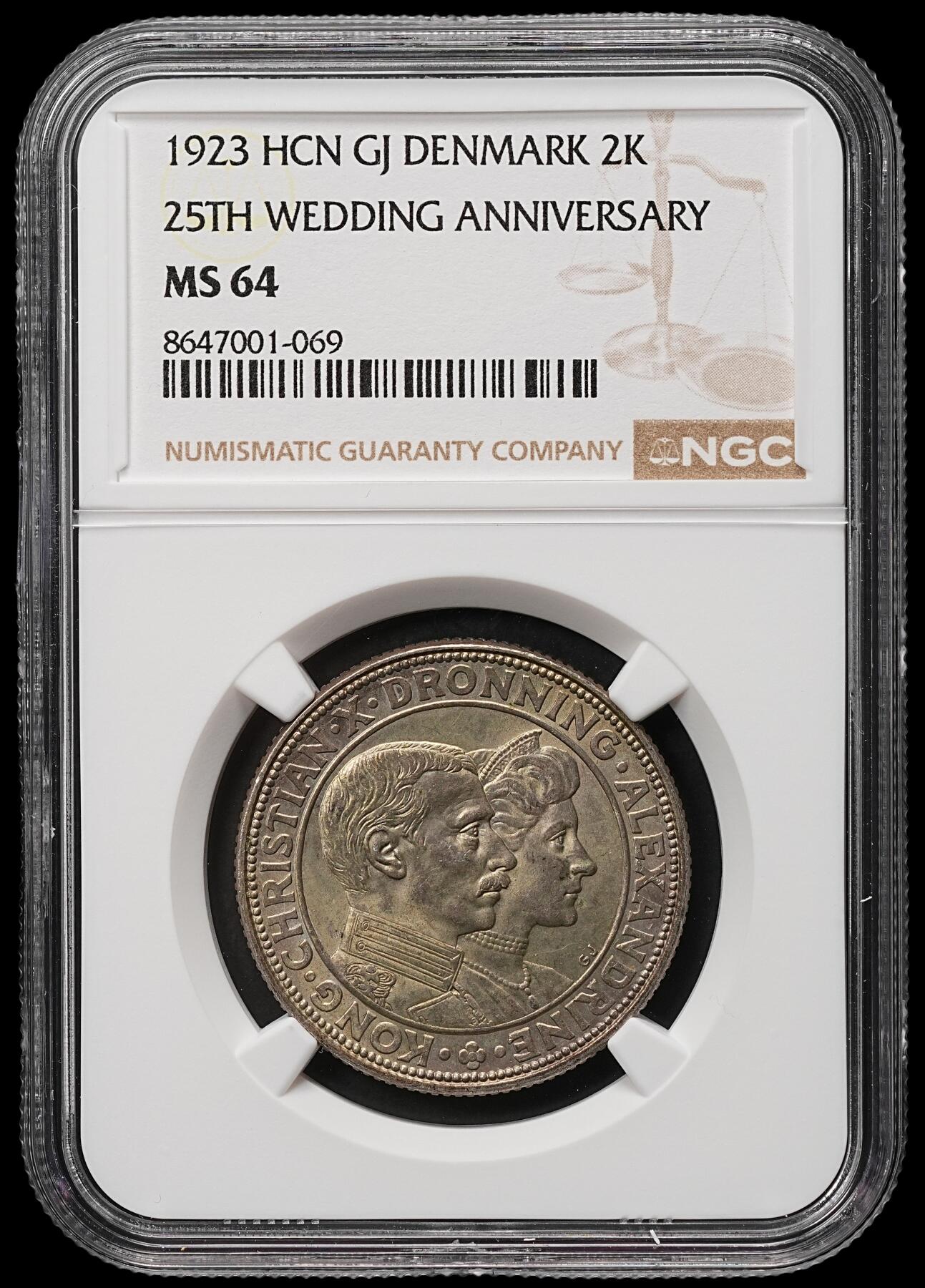 修遠堂世界钱币第106期，请看参拍说明 NGC MS64 1923年丹麦国王银婚纪念2克朗银币