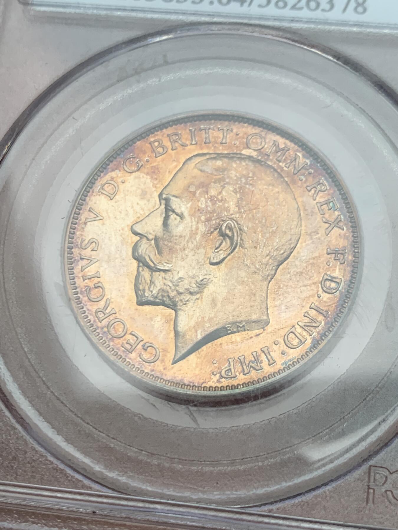 《竞宝斋》第466场 周日，周一 2场连拍 （全场包邮）欢迎送拍 PCGS PR64 英国1911乔五精制弗罗林银币，铸量6000枚。人像深峻，镜面感超强，金彩包浆，状态极佳的一颗。pc早期小白盒严评，换盒有机会加分。盒子支撑有磕