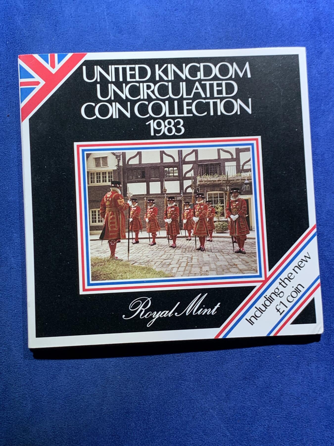 《竞宝斋》第466场 周日，周一 2场连拍 （全场包邮）欢迎送拍 英国1983年套币册 新1镑发行首年 精美纹章盾徽漂亮 1/2便士的最后几年 册证齐全 细节见图