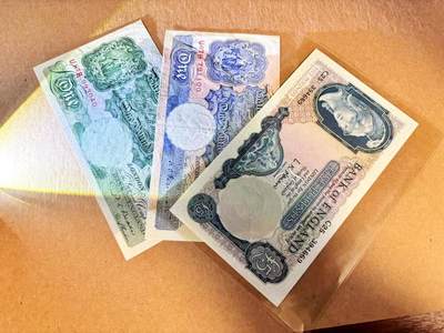 【Blue Auction】世界纸币精拍第789期——18级TOP拍卖/信誉/品质/专业/高效💫 - 【一组3张】英国A序列不同版本1镑&B序列5镑 品相如图