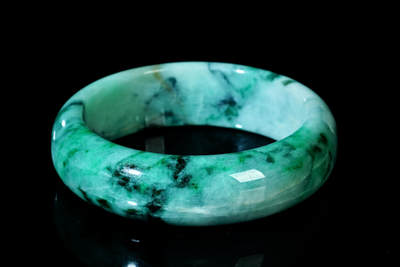 上海都达杂项专场四十四【全场包邮】  - 天然冰绿花翡翠（A货）贵妃手镯 附鉴定证书91-71