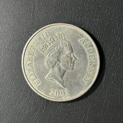 【铜匠收藏】★第141★散币专场 不寄存，30包邮。不满30元，支付5元运费。《接受代拍 代送NGC评级》 - 奥尔德尼 2003年 皇家海军纪念5英镑克朗币