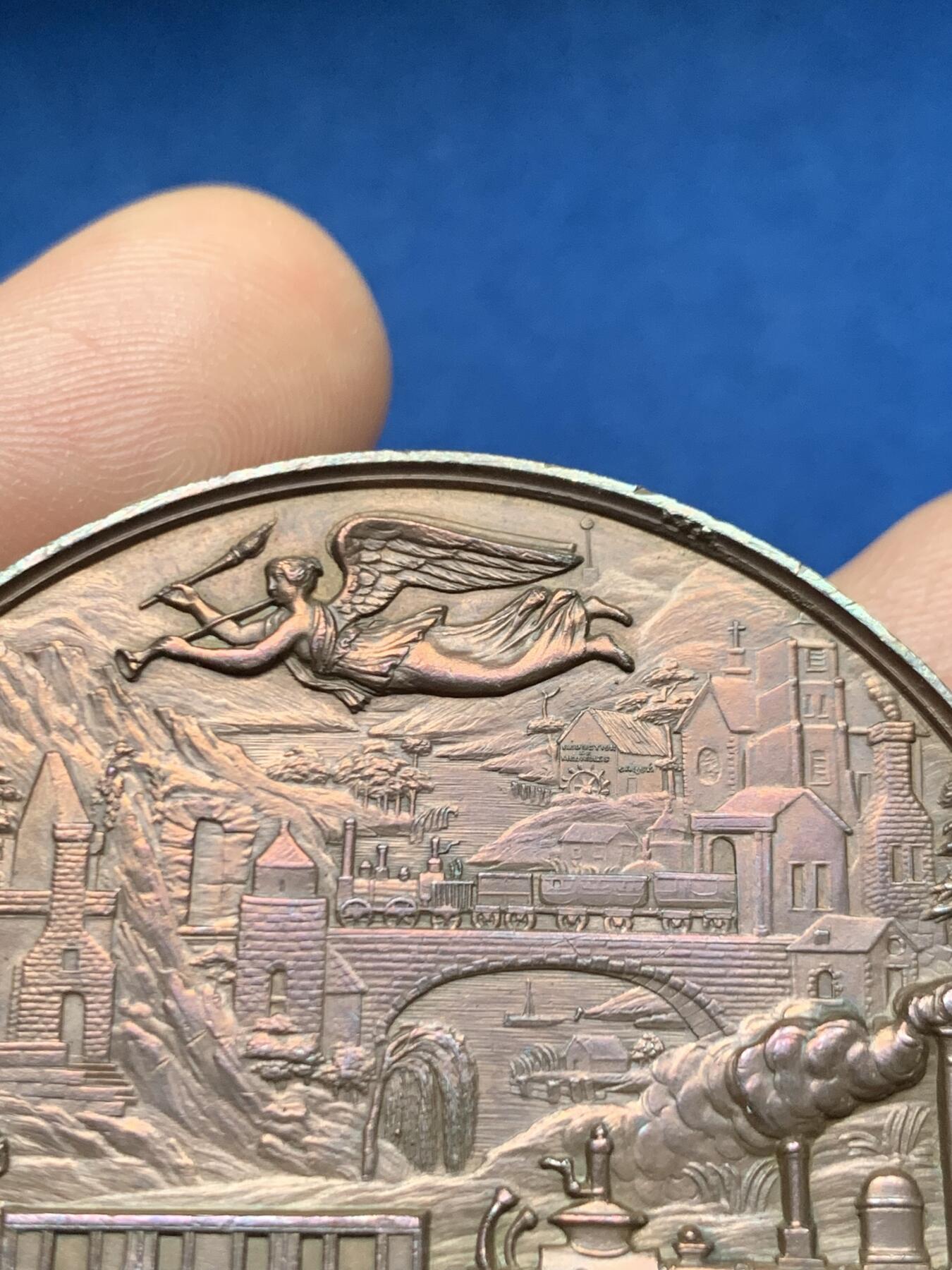 《竞宝斋》第467场 周日，周一 2场连拍 （全场包邮）欢迎送拍 1843年法国荣耀科学家和工业家艺术大奖章，该章由著名雕刻家Caque设计雕刻，稀见品，值得收藏，双面高浮雕，雕刻精细，直径：52.2mm，重：73.75g，船首铜标边铭。