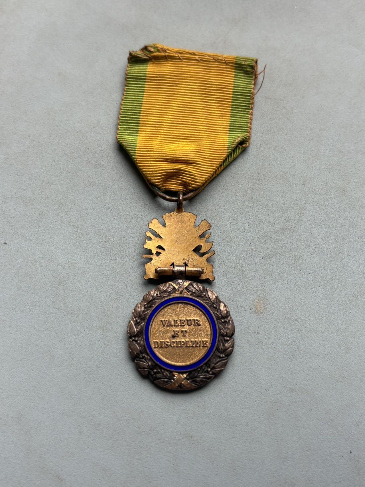 盛世勋华——号角文化勋章邮票专场拍卖第308期 法国军事奖章 三共银版 带银标  总重20克