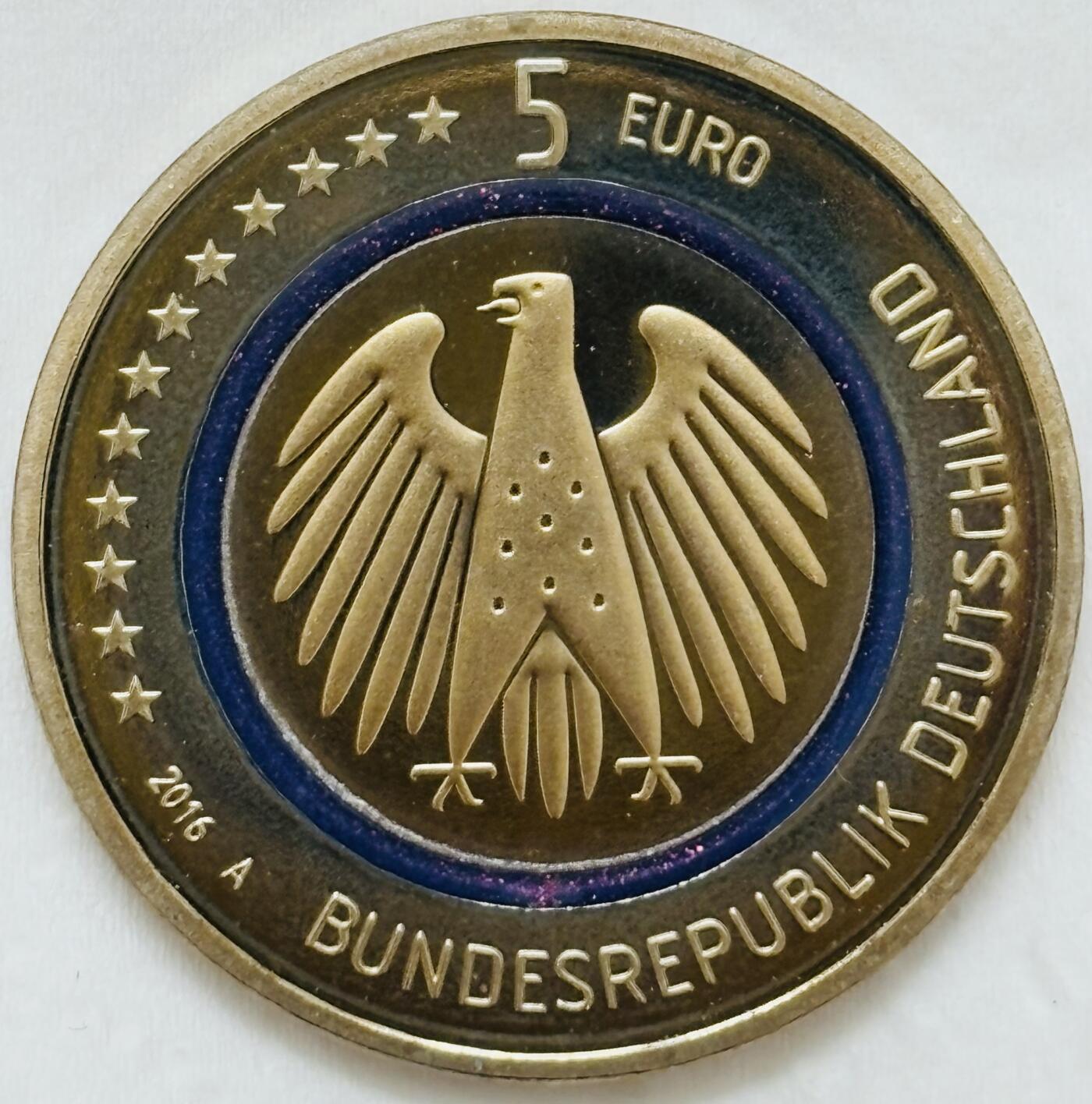 文馨钱币收藏第 295 场，（元宵场）各种银币散币纪念章，长期接代拍业务 德国2016年5欧元镶嵌高分子聚合物白铜精制纪念币，非常少见 附带参考价，带盒子收藏