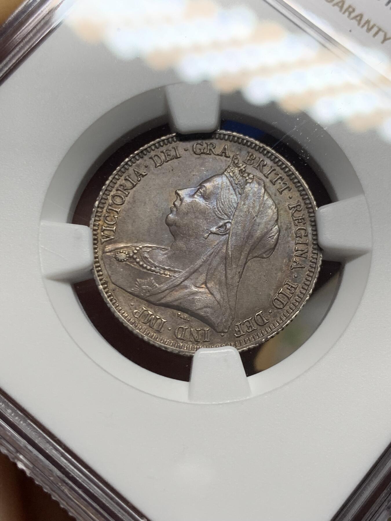 《竞宝斋》第467场 周日，周一 2场连拍 （全场包邮）欢迎送拍 NGC AU58 英国 1893年 维多利亚 披纱1先令 银币 包浆漂亮