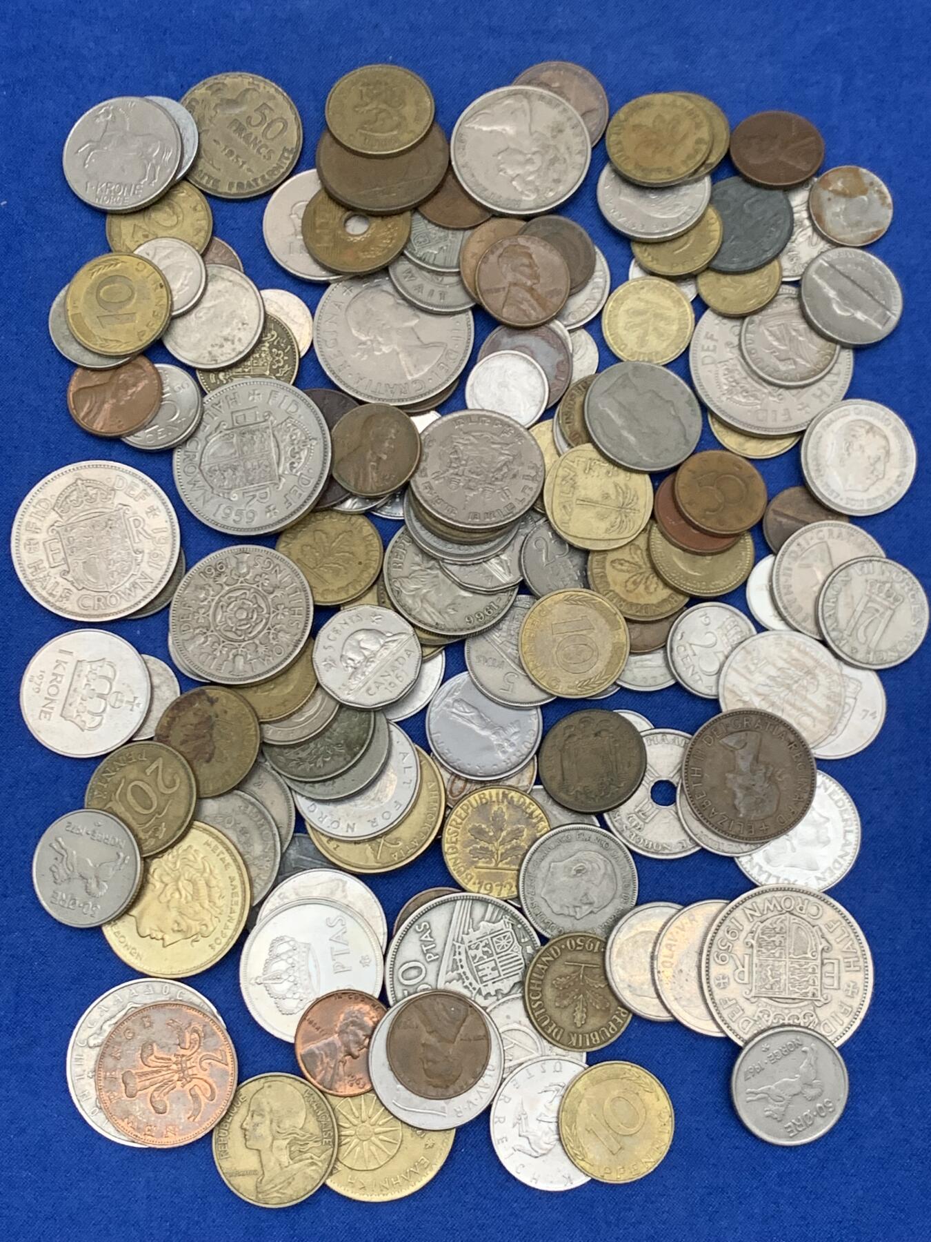 《竞宝斋》第467场 周日，周一 2场连拍 （全场包邮）欢迎送拍 世界硬币 约145枚 总重约700克