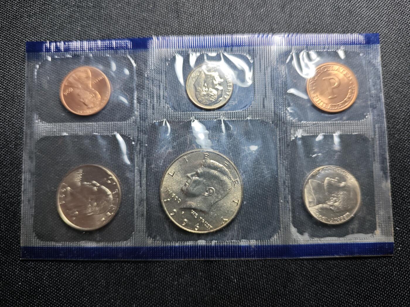 KK钱币收藏小铺   套币 批量/好品散币专场 2月预留时间 周末发货  1986美国大小面值清年一套 含造币厂纪念章
