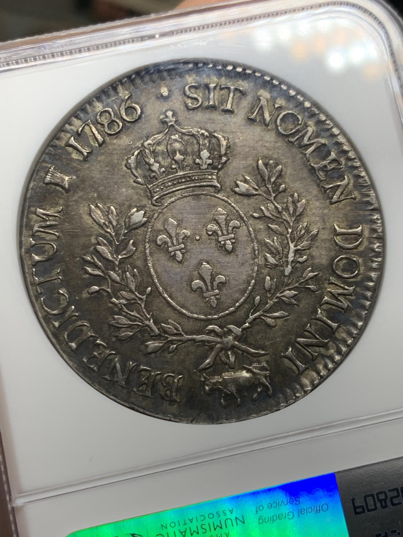 《竞宝斋》第467场 周日，周一 2场连拍 （全场包邮）欢迎送拍 NGC MS62 深彩法国1786年（COW）路易十六1埃居大银币，COW奶牛标少见，贝恩省造