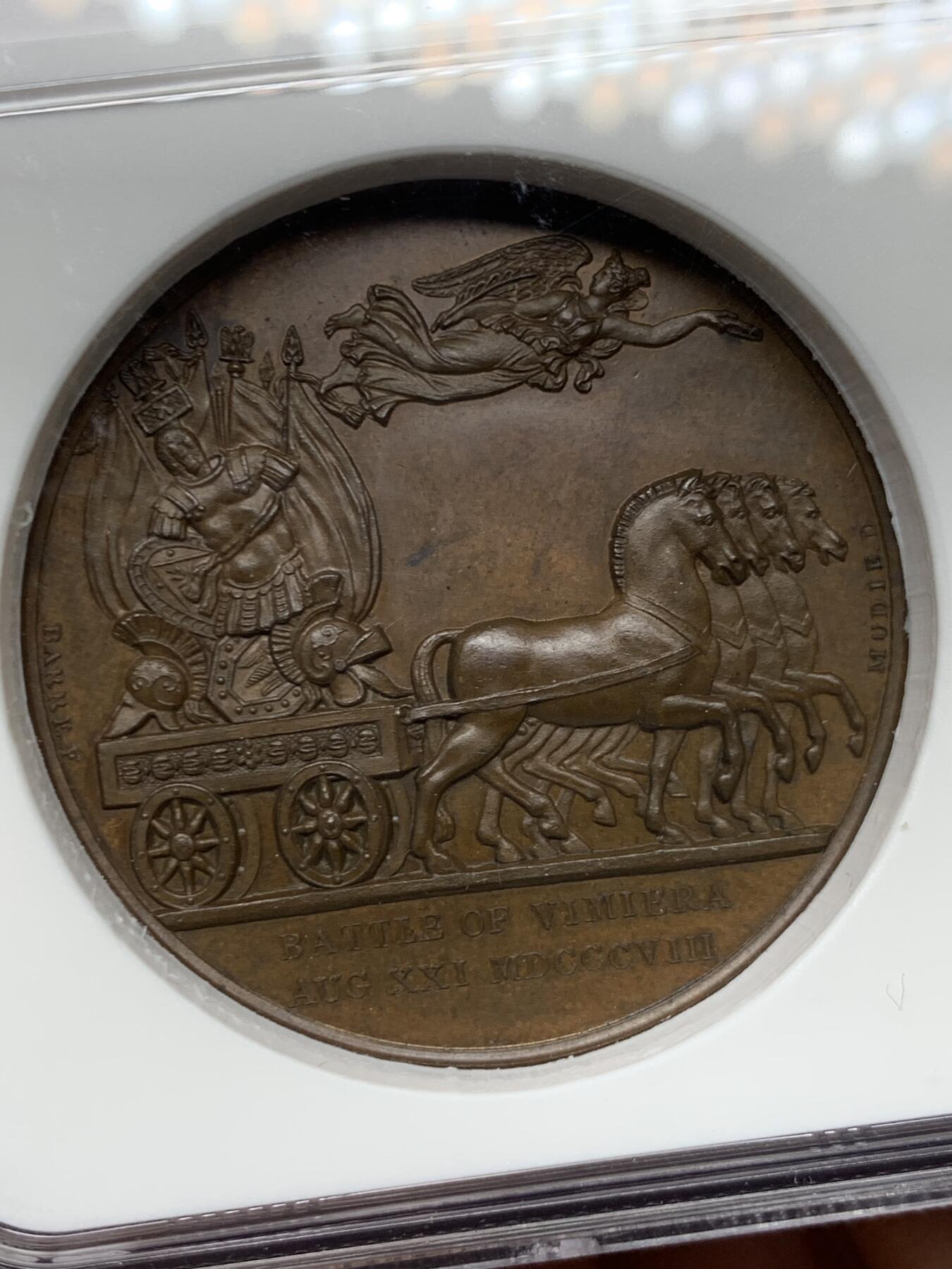 《竞宝斋》第467场 周日，周一 2场连拍 （全场包邮）欢迎送拍 NGC MS64BN 1808年英国纪念维米亚战役英军进入里斯本铜章 穆迪原盒系列 经典品种 稀少 超高分 加厚盒 双面高浮雕雕刻精美