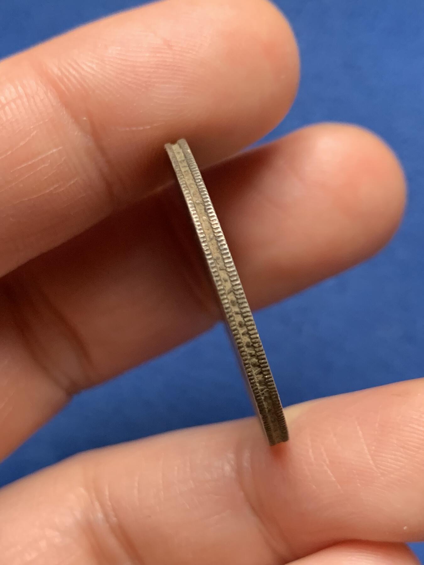 《竞宝斋》第467场 周日，周一 2场连拍 （全场包邮）欢迎送拍 英属印度1940年乔六1卢比银币，打制清晰，双面老味道