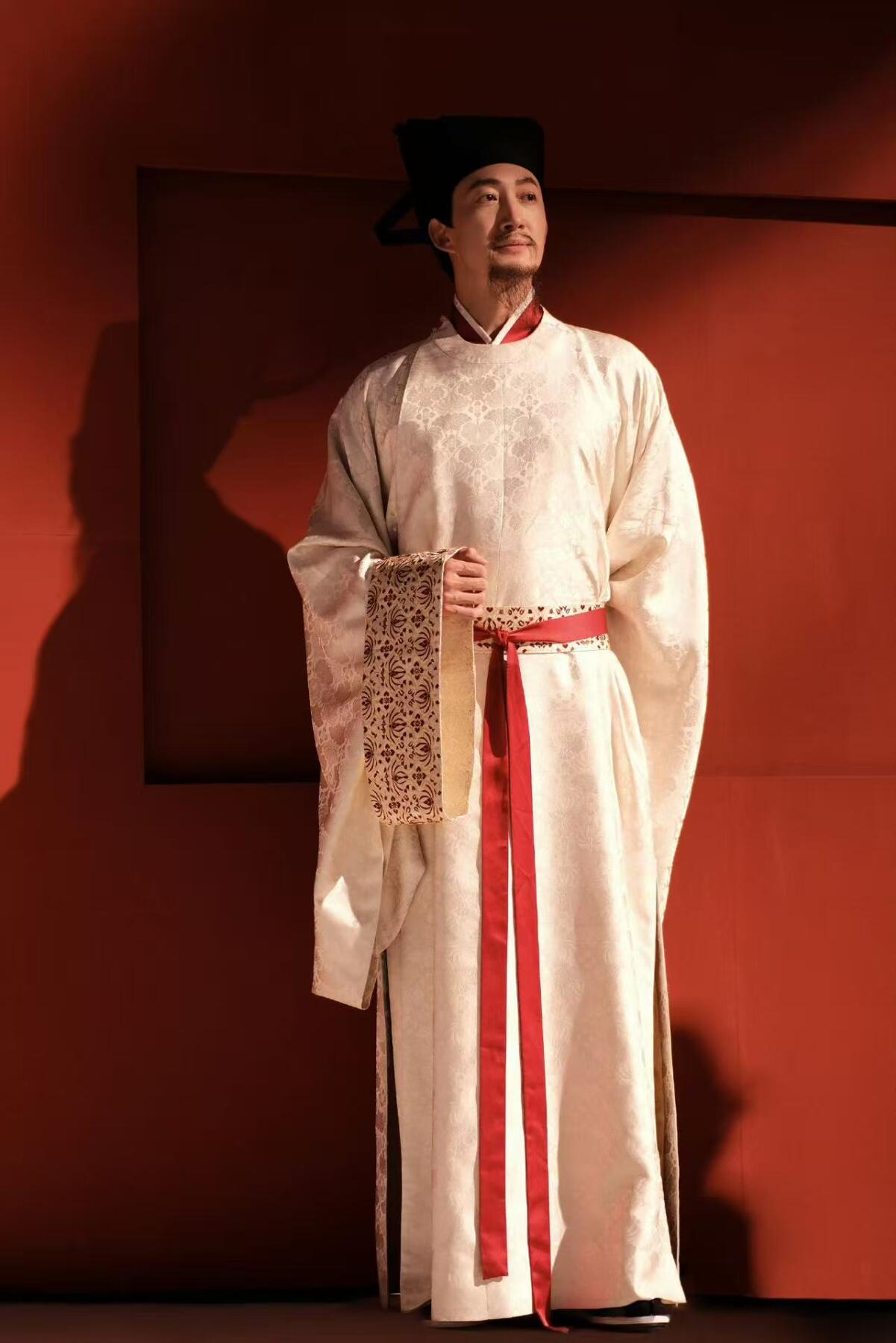 零元拍： 王阳亲笔签名2026总台马年春晚六月荷花花神春帖，祝君“幸福快乐”！