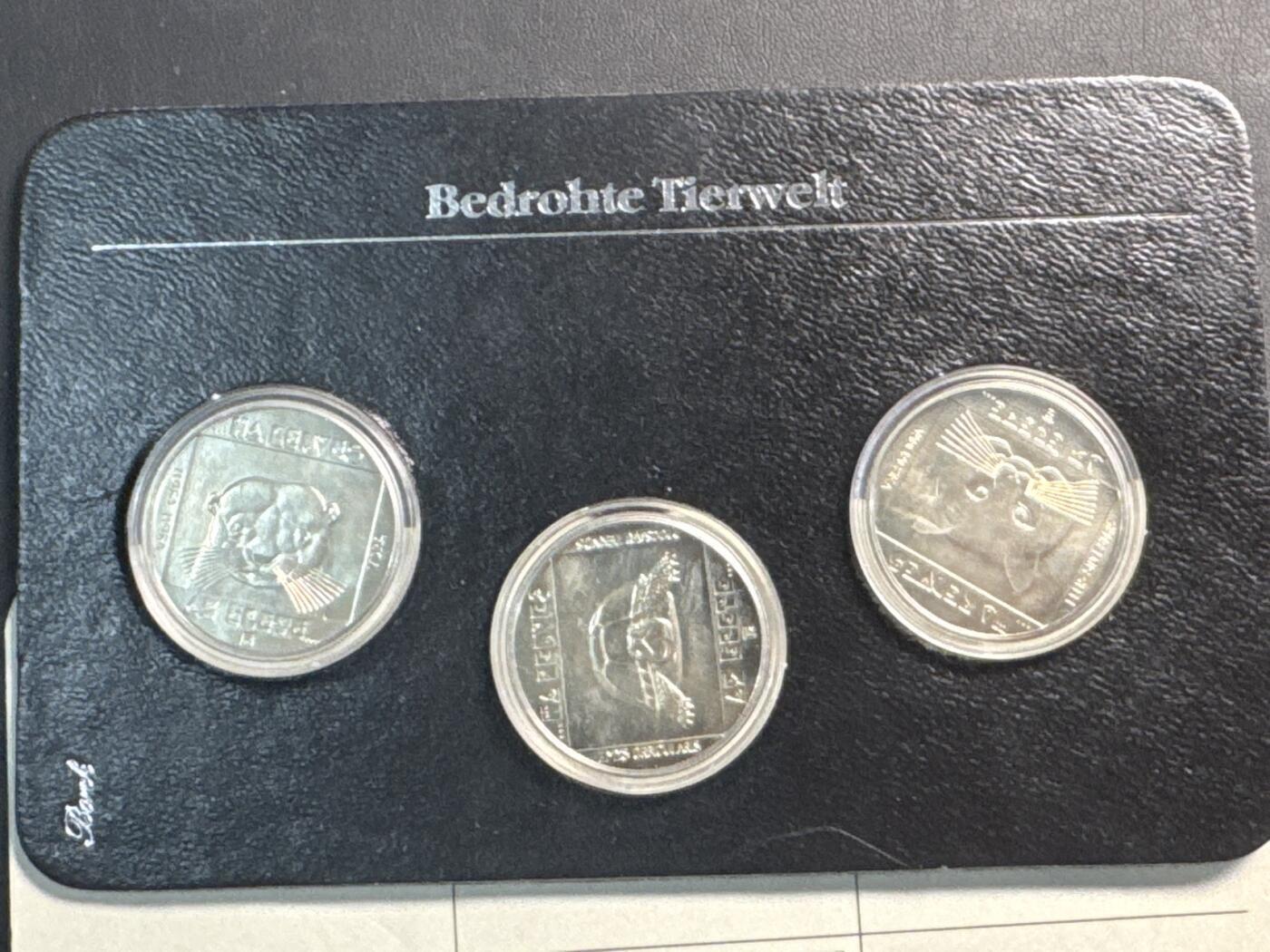 ❤️【币观天下】❤️ 第343期钱币秒杀拍卖场- 2026.3.6周五晚上6点半场 长期征集拍品  匈牙利1985年野生动物1比索3枚黑卡装纪念币带证书淘宝价360