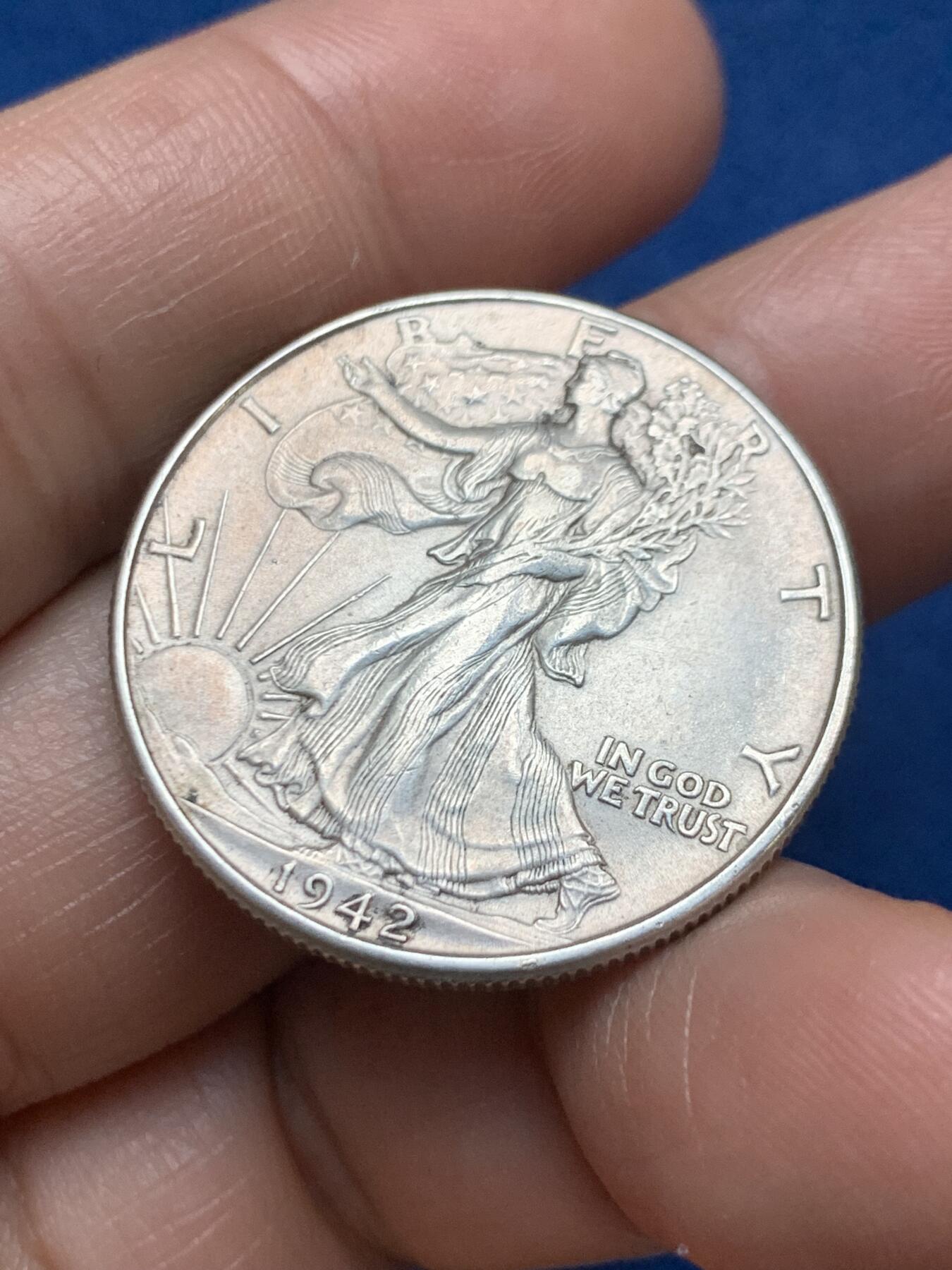 《竞宝斋》第467场 周日，周一 2场连拍 （全场包邮）欢迎送拍 美国 1942年 行走女神 50分银币