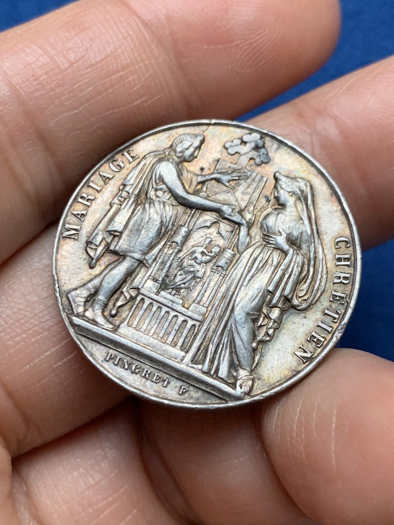 《竞宝斋》第467场 周日，周一 2场连拍 （全场包邮）欢迎送拍 法国19世纪结婚纪念银章，丰饶角AR边铭950银，29mm，12.05克。