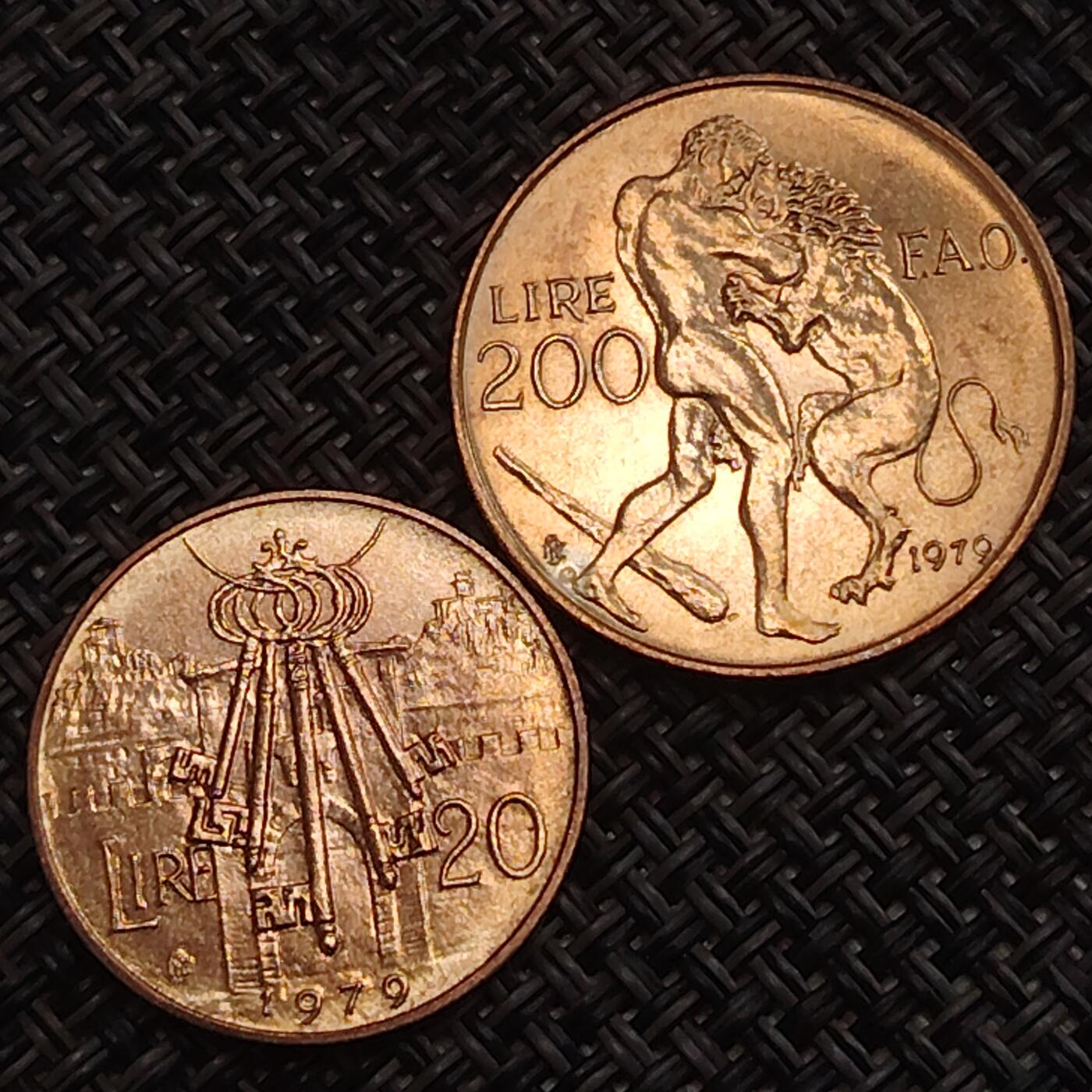 布加迪🐬～世界钱币(上海)🌾第 278 期 /  各国套币和散币 圣马力诺🇸🇲 1979年 20里拉 