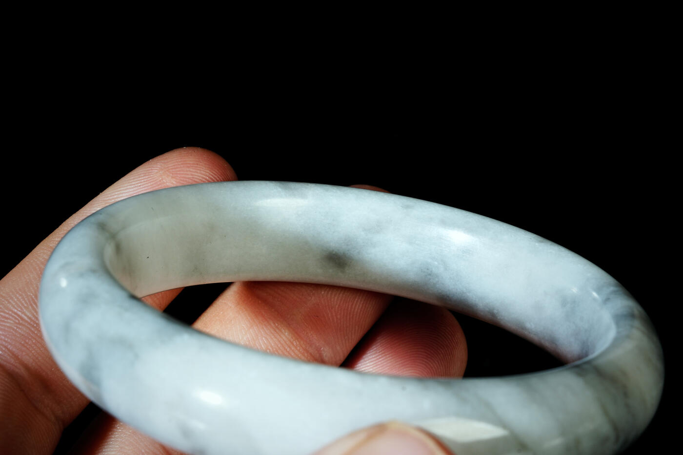 上海都达杂项专场四十四【全场包邮】  天然和田玉青花籽料贵妃手镯91-78