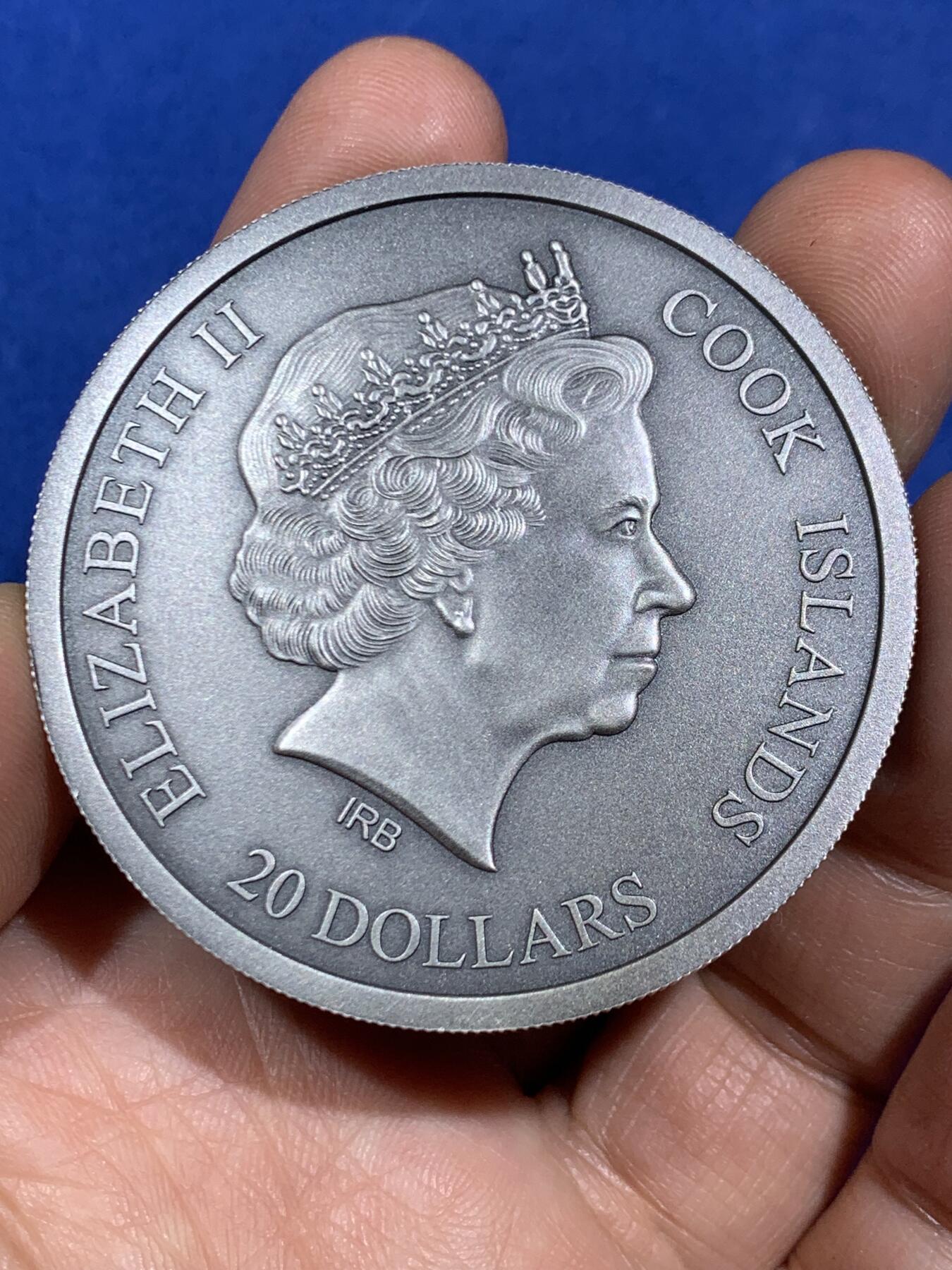 《竞宝斋》第467场 周日，周一 2场连拍 （全场包邮）欢迎送拍 库克2015年20元仿古高浮雕银币 中国天坛藻井 100克999银 木盒 发行量：999