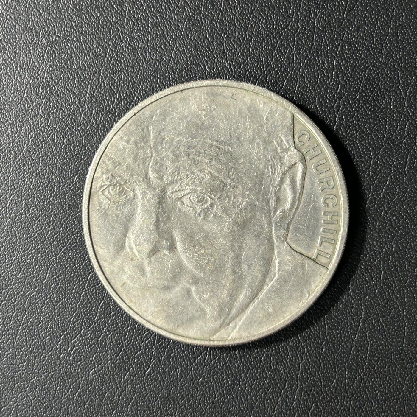 【铜匠收藏】★第141★散币专场 不寄存，30包邮。不满30元，支付5元运费。《接受代拍 代送NGC评级》 英国 2015年 丘吉尔5英镑纪念克朗币