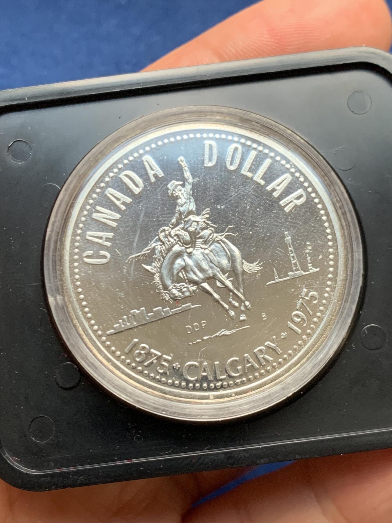 《竞宝斋》第467场 周日，周一 2场连拍 （全场包邮）欢迎送拍 加拿大1975年卡尔加里骑警队成立100周年1元银币