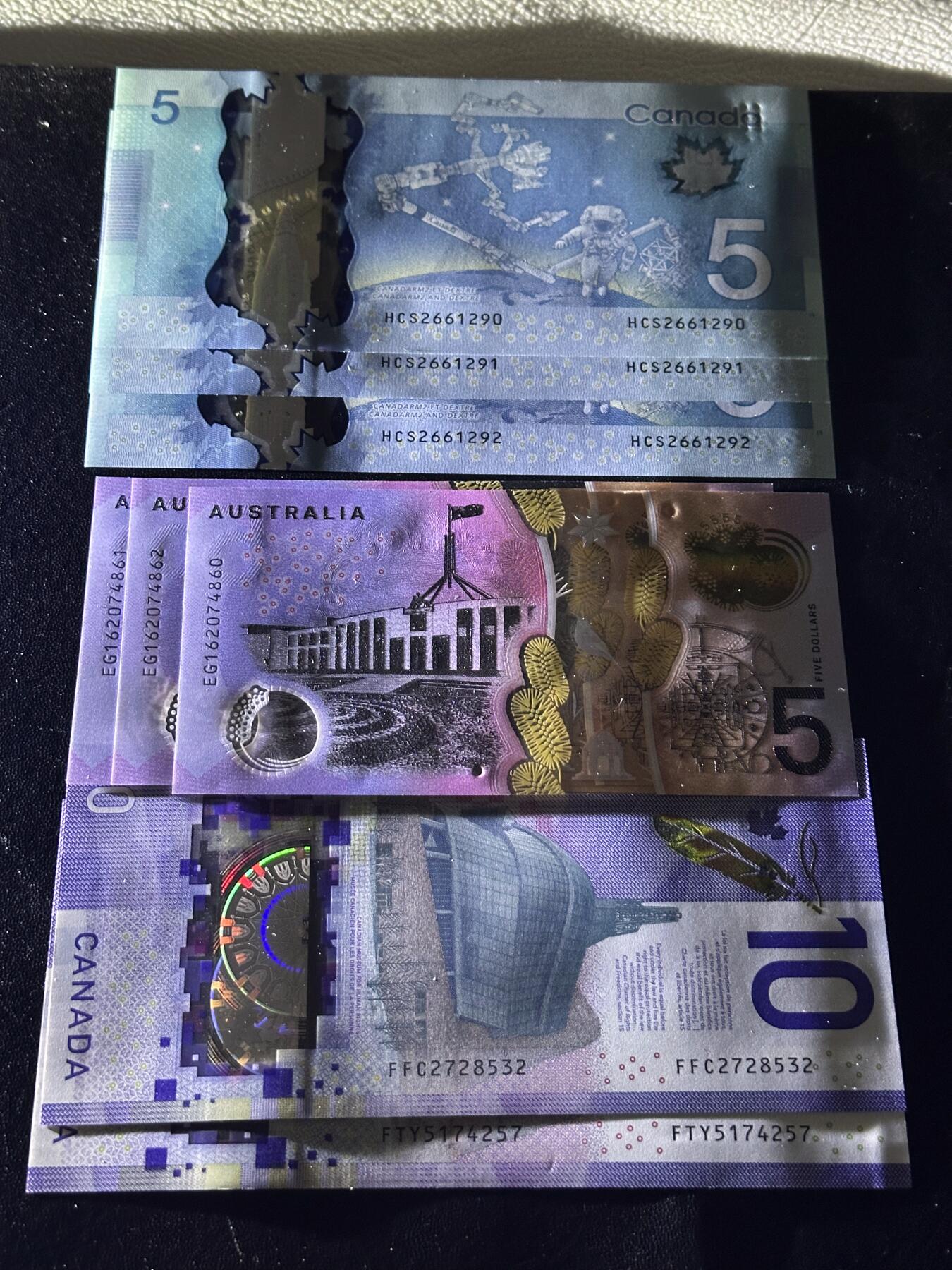 《外钞收藏家》第六百一十四期（精选场）（长期征集拍品、欢迎藏友们联系合作） 澳大利亚5元3连号+加拿大5元3连号+加拿大最新版10元2张一起 全新UNC