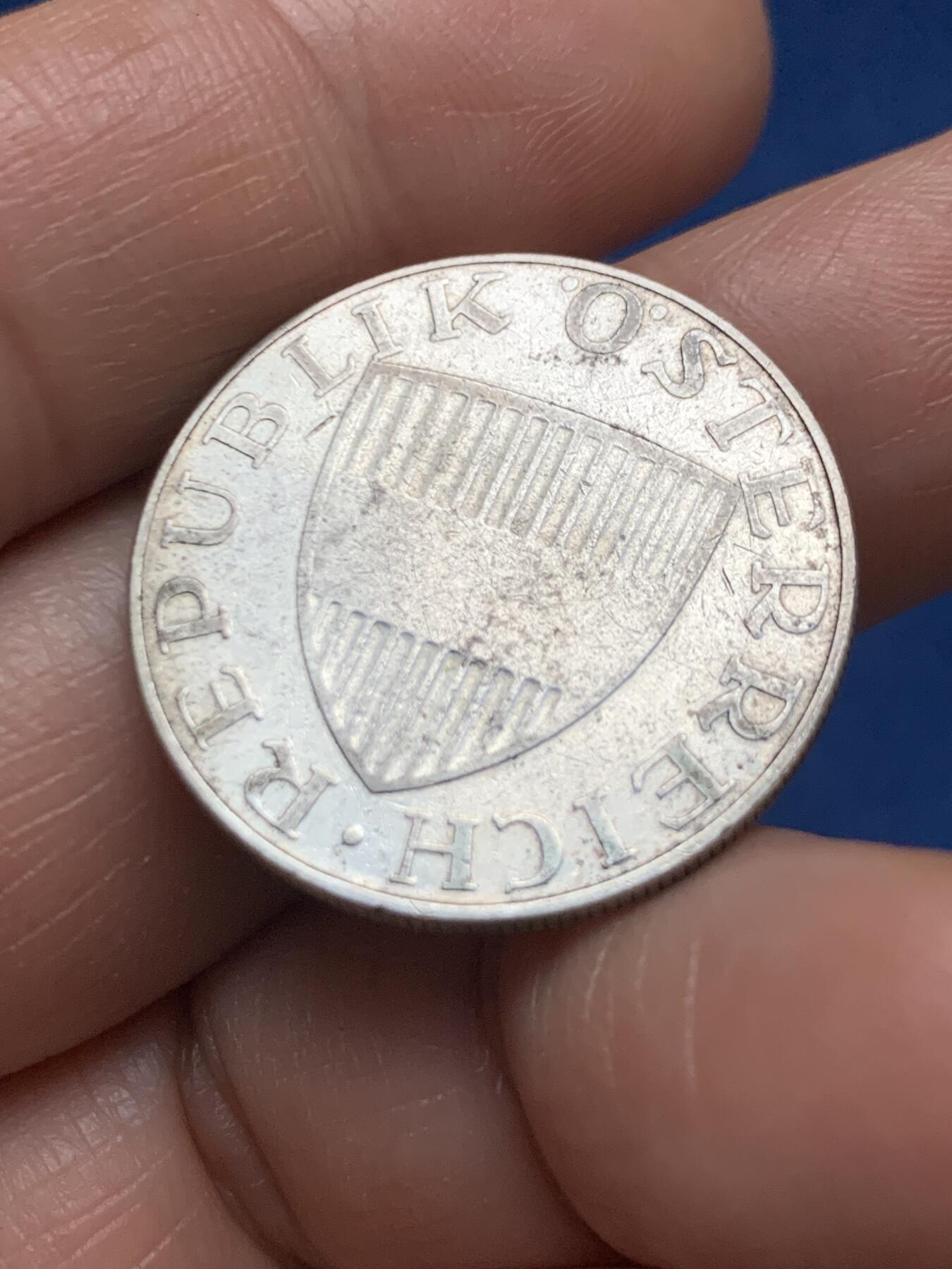 《竞宝斋》第467场 周日，周一 2场连拍 （全场包邮）欢迎送拍 奥地利1957年10先令瓦豪女士首年发行银币，7.5克，640银