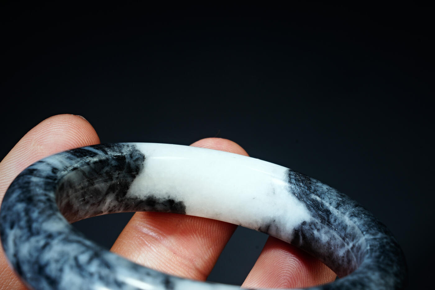 上海都达杂项专场四十四【全场包邮】  天然墨玉手镯91-79