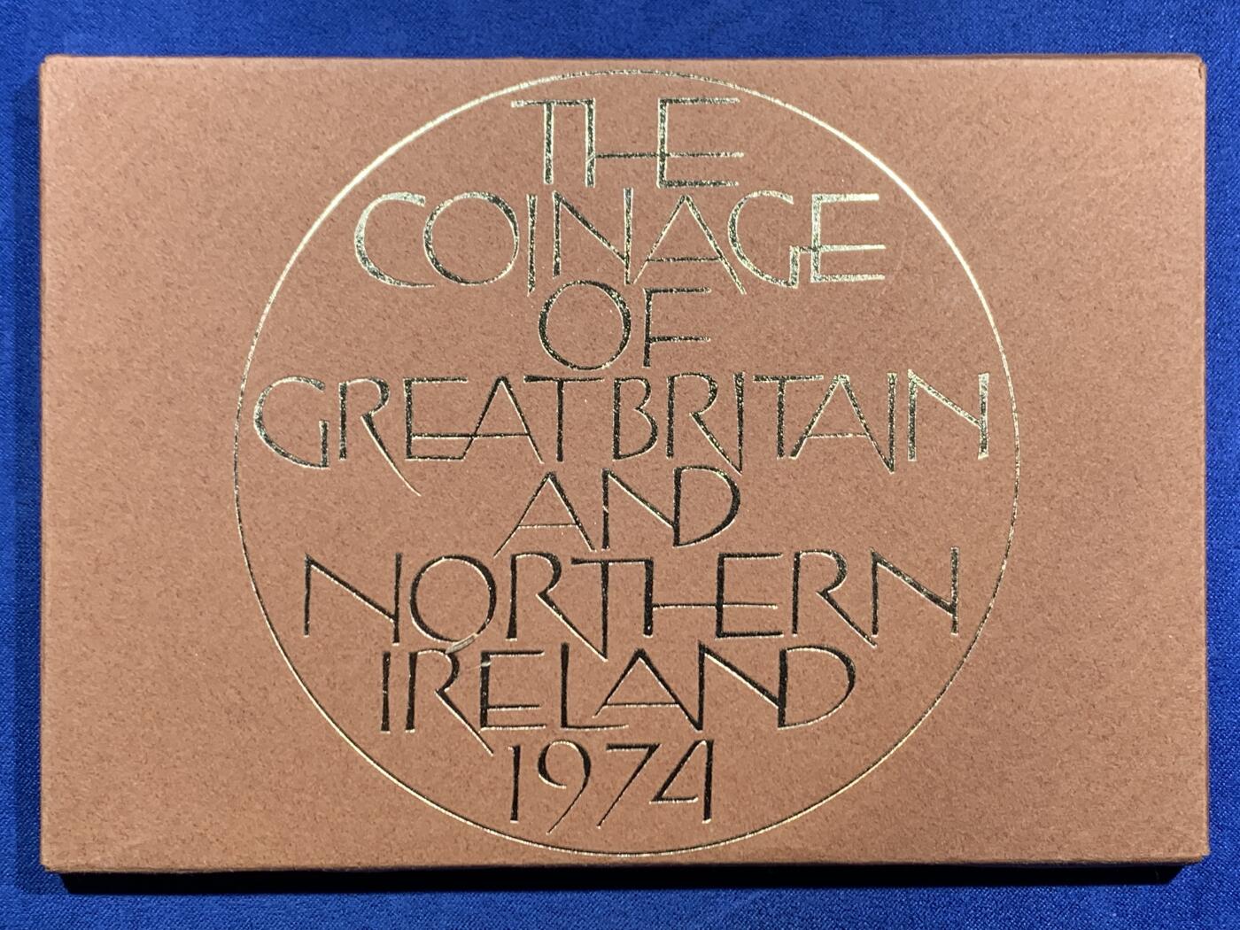 《竞宝斋》第467场 周日，周一 2场连拍 （全场包邮）欢迎送拍 英国1974年精制套币 6枚币和1枚章