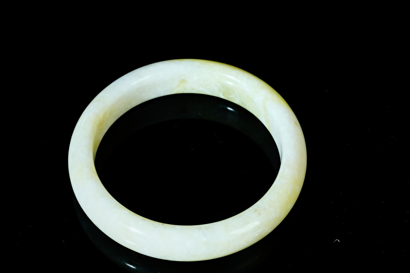 上海都达杂项专场四十四【全场包邮】  天然 蓝田玉贵妃手镯 附鉴定证书91-81