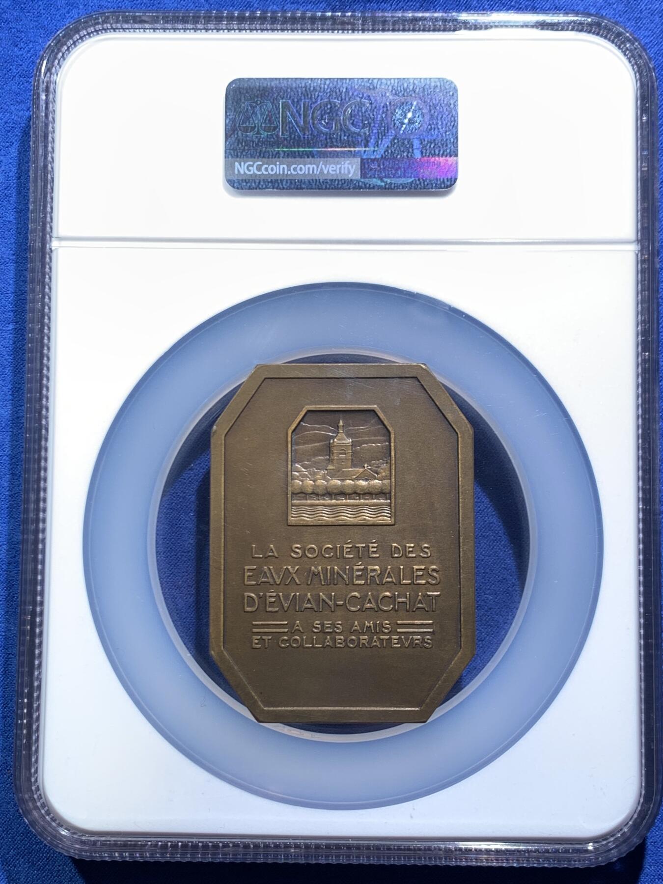 《竞宝斋》第467场 周日，周一 2场连拍 （全场包邮）欢迎送拍 NGC MS63BN 法国新艺术章牌 Renard 大师作品《依云温泉》 清凉名章 加大加厚盒