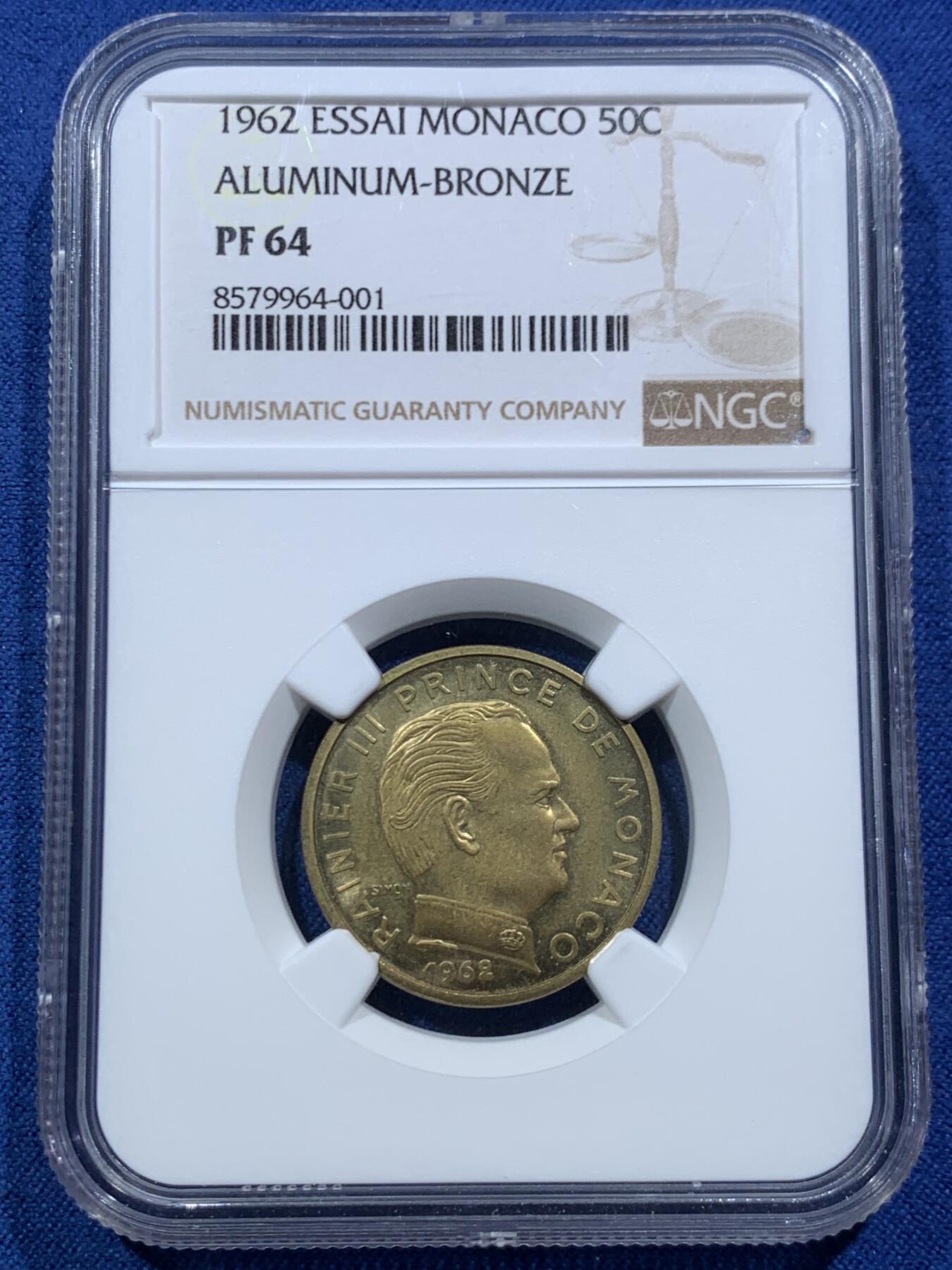 《竞宝斋》第467场 周日，周一 2场连拍 （全场包邮）欢迎送拍 NGC PF64 摩纳哥1962年雷尼尔三世50分 精制样币 少