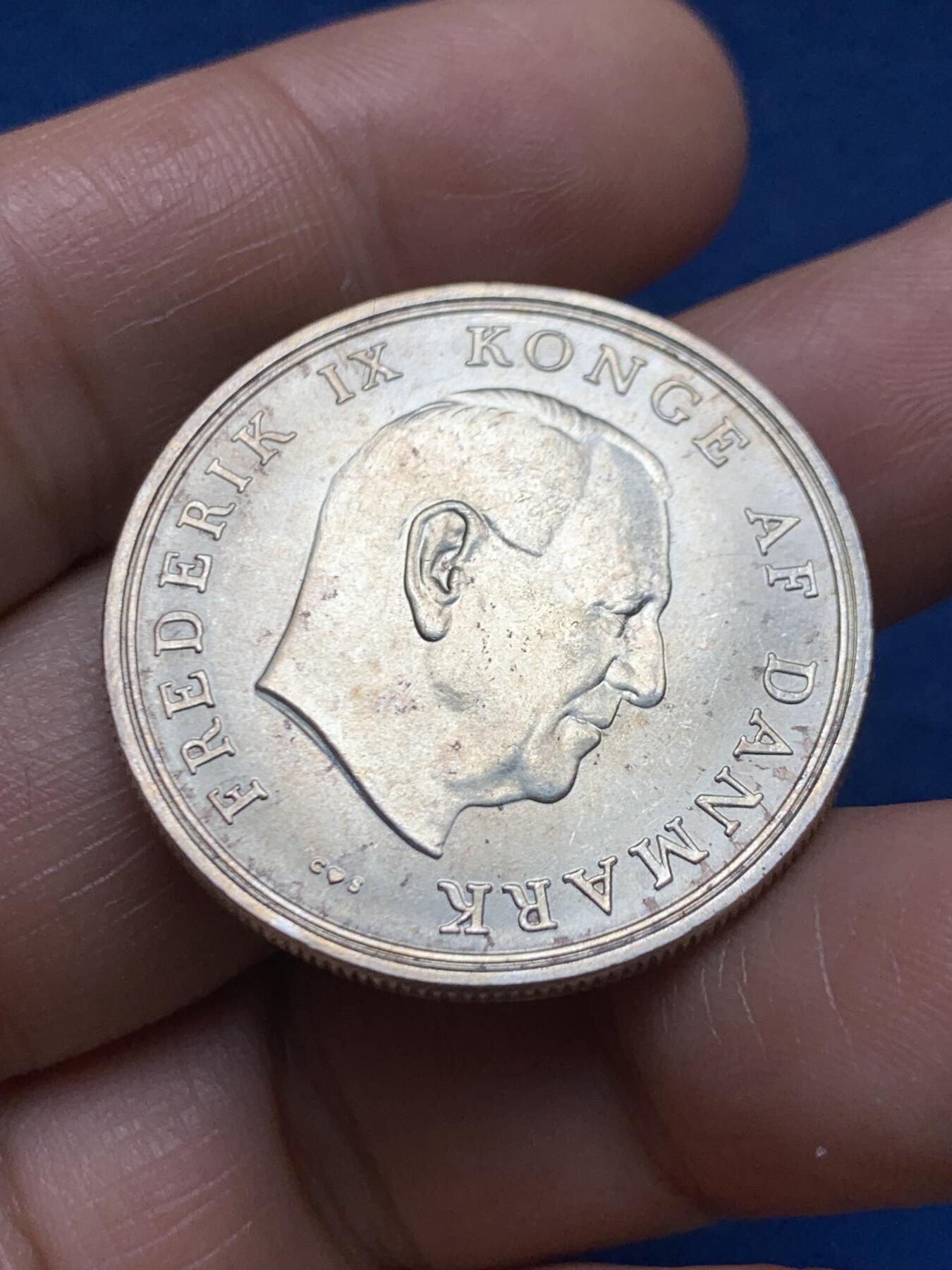 《竞宝斋》第467场 周日，周一 2场连拍 （全场包邮）欢迎送拍 丹麦1964年弗雷德里克九世（安妮·玛丽公主的婚礼）5克朗银币 800银 17克