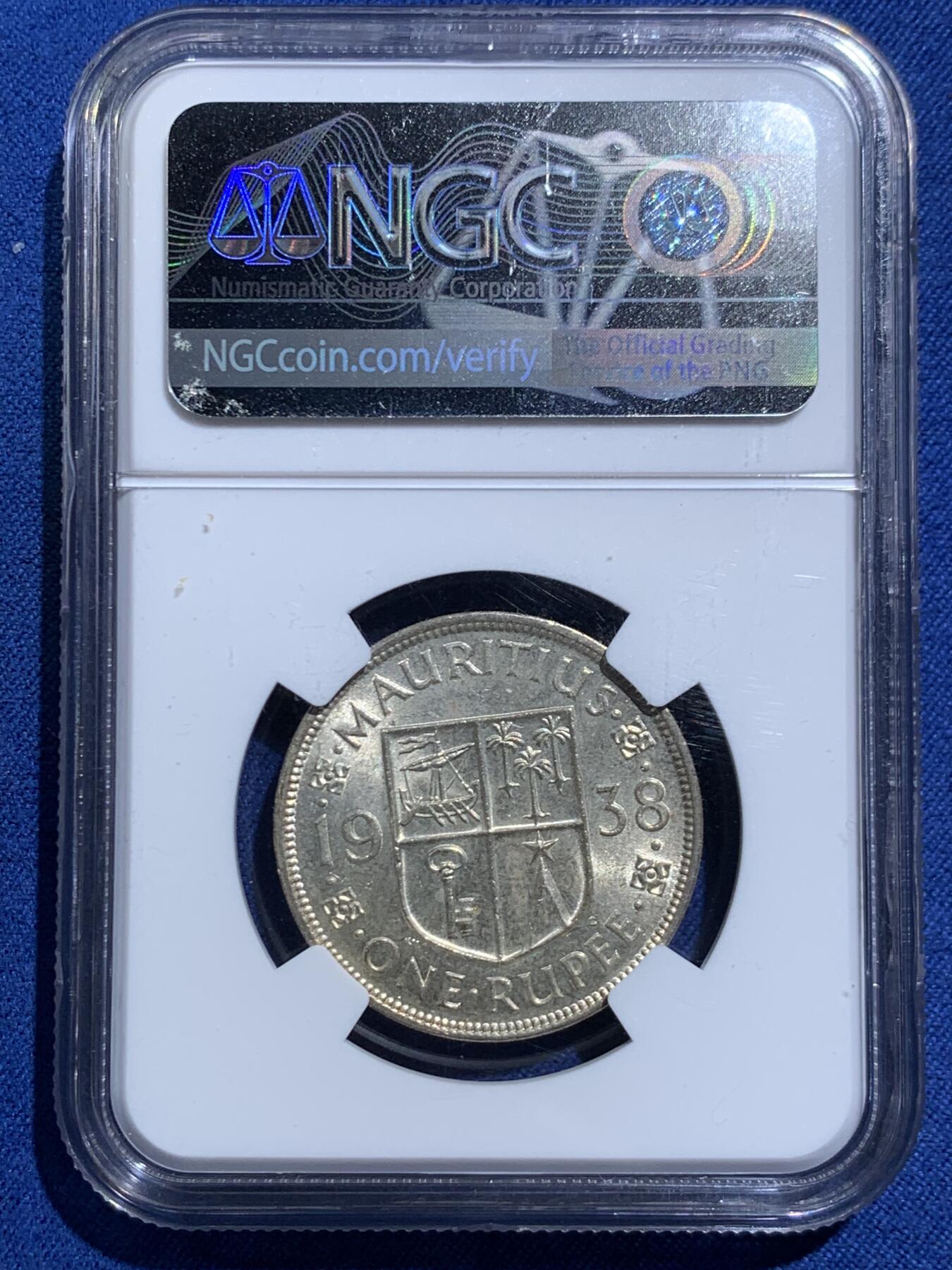 《竞宝斋》第467场 周日，周一 2场连拍 （全场包邮）欢迎送拍 NGC MS62 毛里求斯 1938年 乔六1卢比银币 充分流通 MS少见