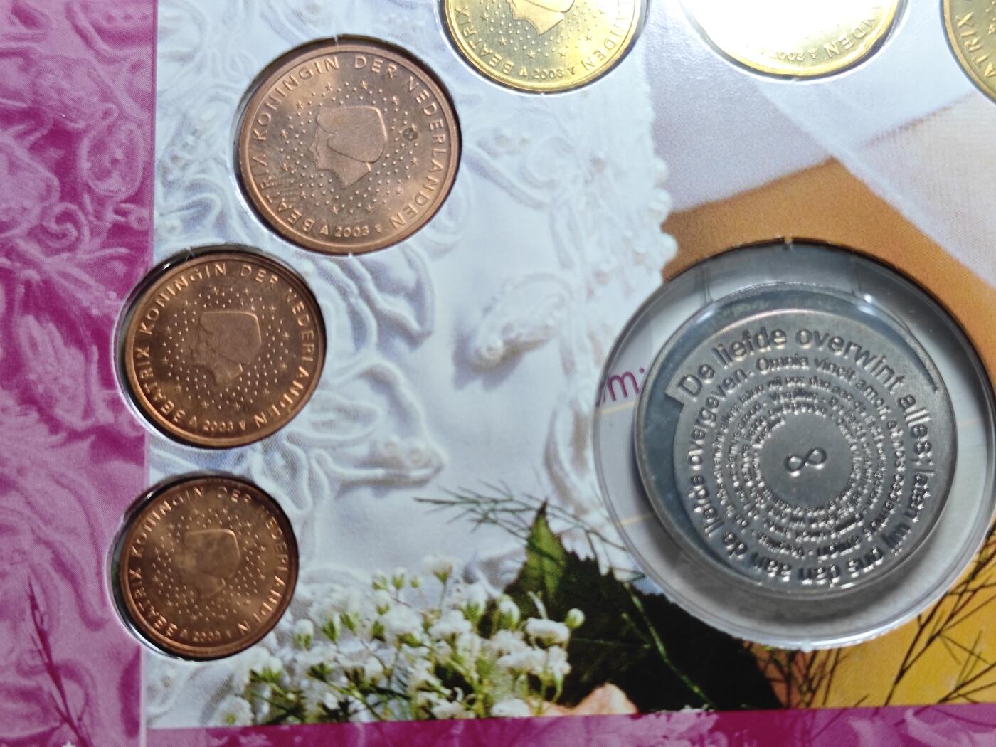 KK钱币收藏小铺   套币 批量/好品散币专场 2月预留时间 周末发货 2003年欧洲运动会纪念 荷兰欧元大小面值清年一套 带纪念章!