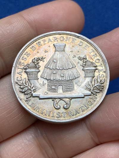 《竞宝斋》第467场 周日，周一 2场连拍 （全场包邮）欢迎送拍 - 法国特鲁瓦储蓄银行委员会纪念银章 菱形 野猪头边铭 16.75克 33.2mm