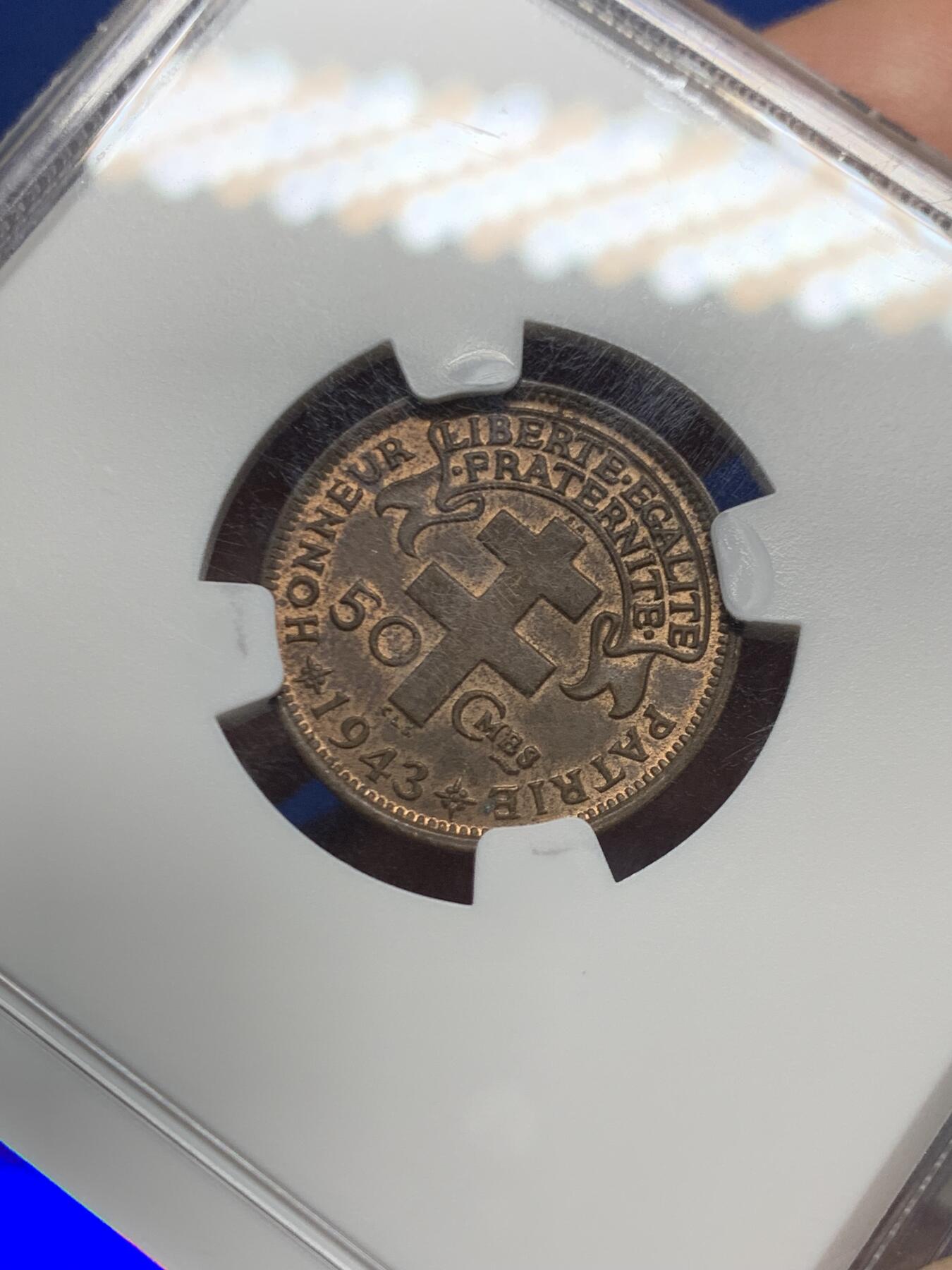 《竞宝斋》第467场 周日，周一 2场连拍 （全场包邮）欢迎送拍 NGC MS62BN 法属赤道非洲1943年小公鸡50分铜币