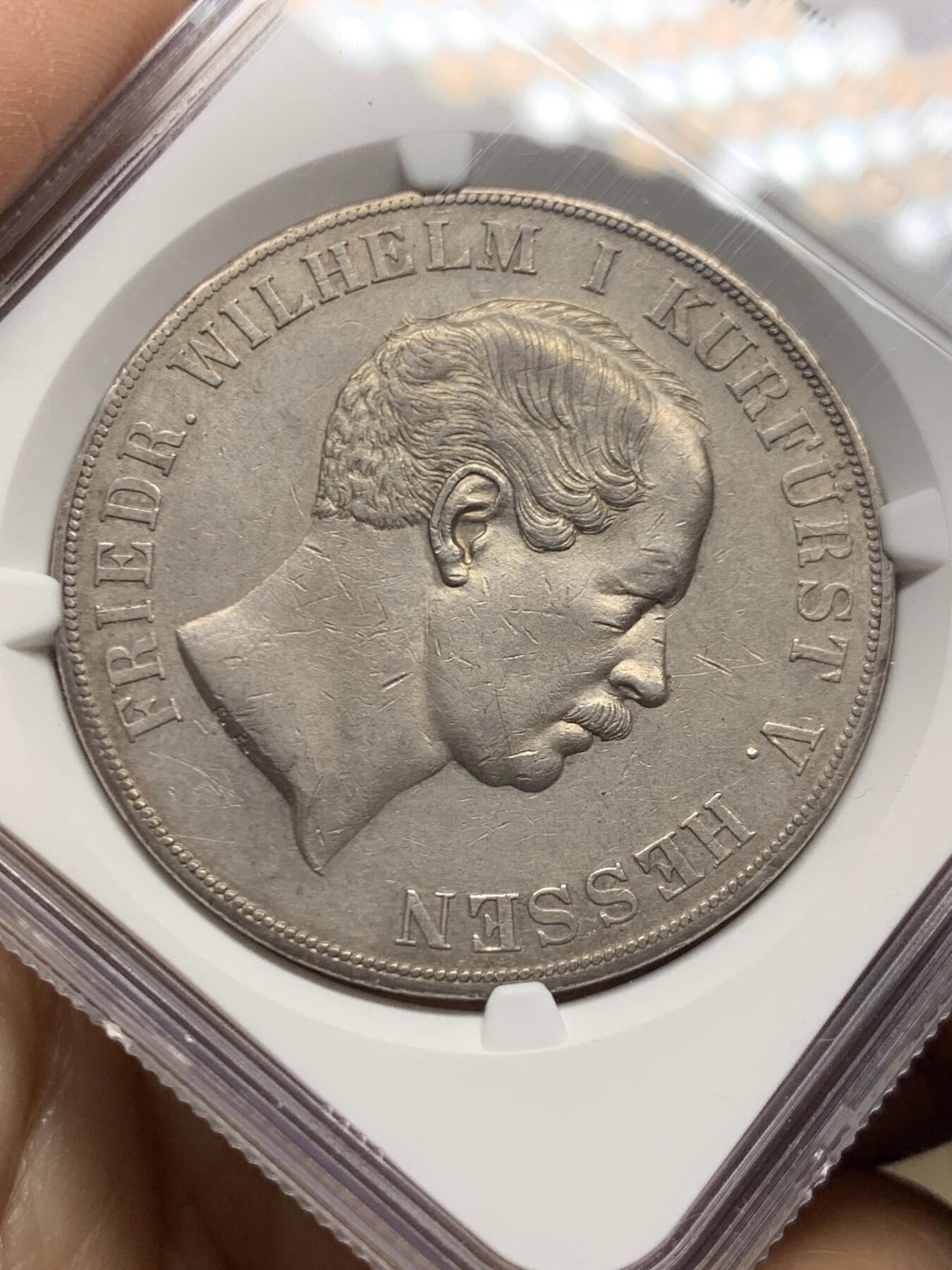 《竞宝斋》第467场 周日，周一 2场连拍 （全场包邮）欢迎送拍 NGC AU 德国 1855年 黑森卡塞尔 2泰勒大银币 37克大窗帘 细节保存的很好