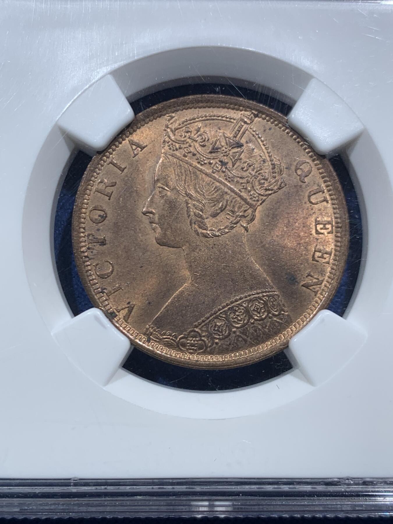 《竞宝斋》第467场 周日，周一 2场连拍 （全场包邮）欢迎送拍 NGC MS63RB 香港1901H小维一仙铜币，铜光靓丽，老N盒保障的好状态。女王像采用了与大名誉品哥特克朗相近的方案，设计精美华丽；外加香港的特殊历史，具备英系经典与国币的双重属性