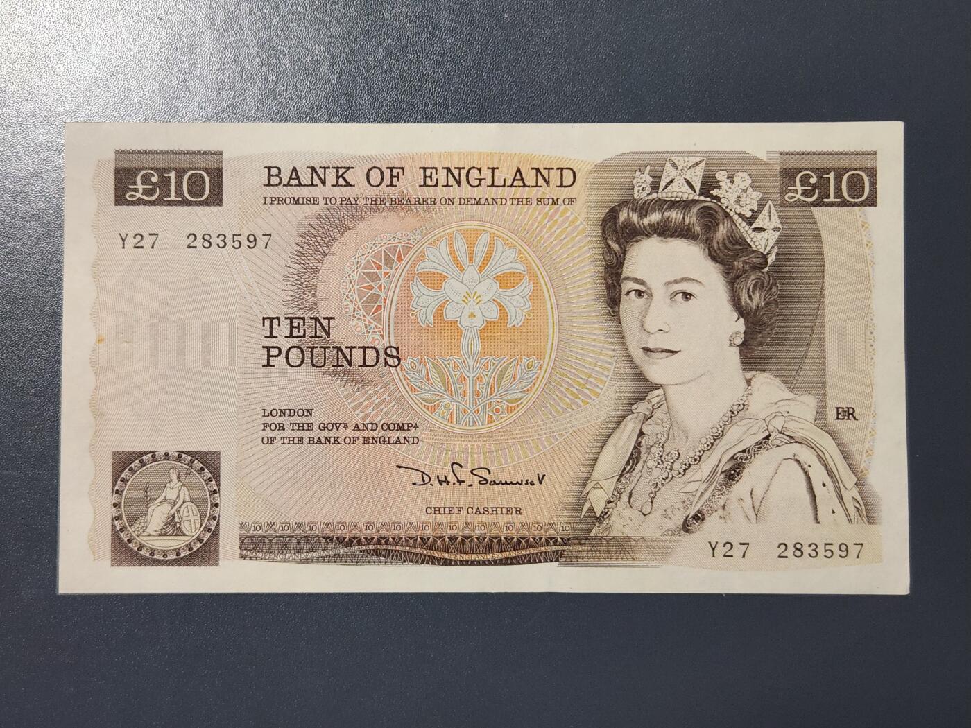 3月2号晚上8点 外国纸币自动截拍第33场 英国10镑美品