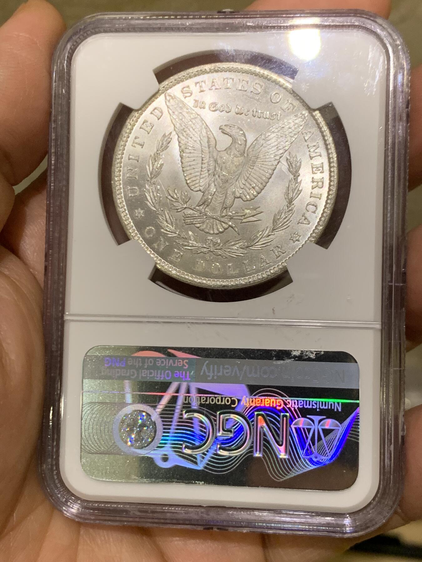 《竞宝斋》第467场 周日，周一 2场连拍 （全场包邮）欢迎送拍 NGC MS66 美国 1882 CC 摩根 稀有卡森厂 麦稀奇所见最高分 转光犀利 打制极美 银霜感十足 不可错过的极佳收藏品 一枚毕业