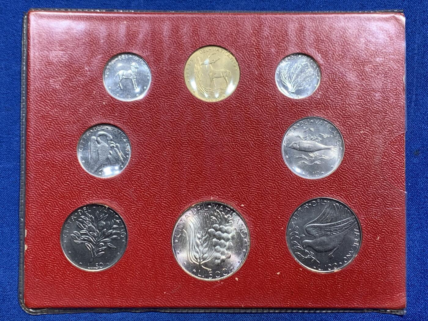 《竞宝斋》第467场 周日，周一 2场连拍 （全场包邮）欢迎送拍 梵蒂冈8枚装套币 带一枚500里拉银币