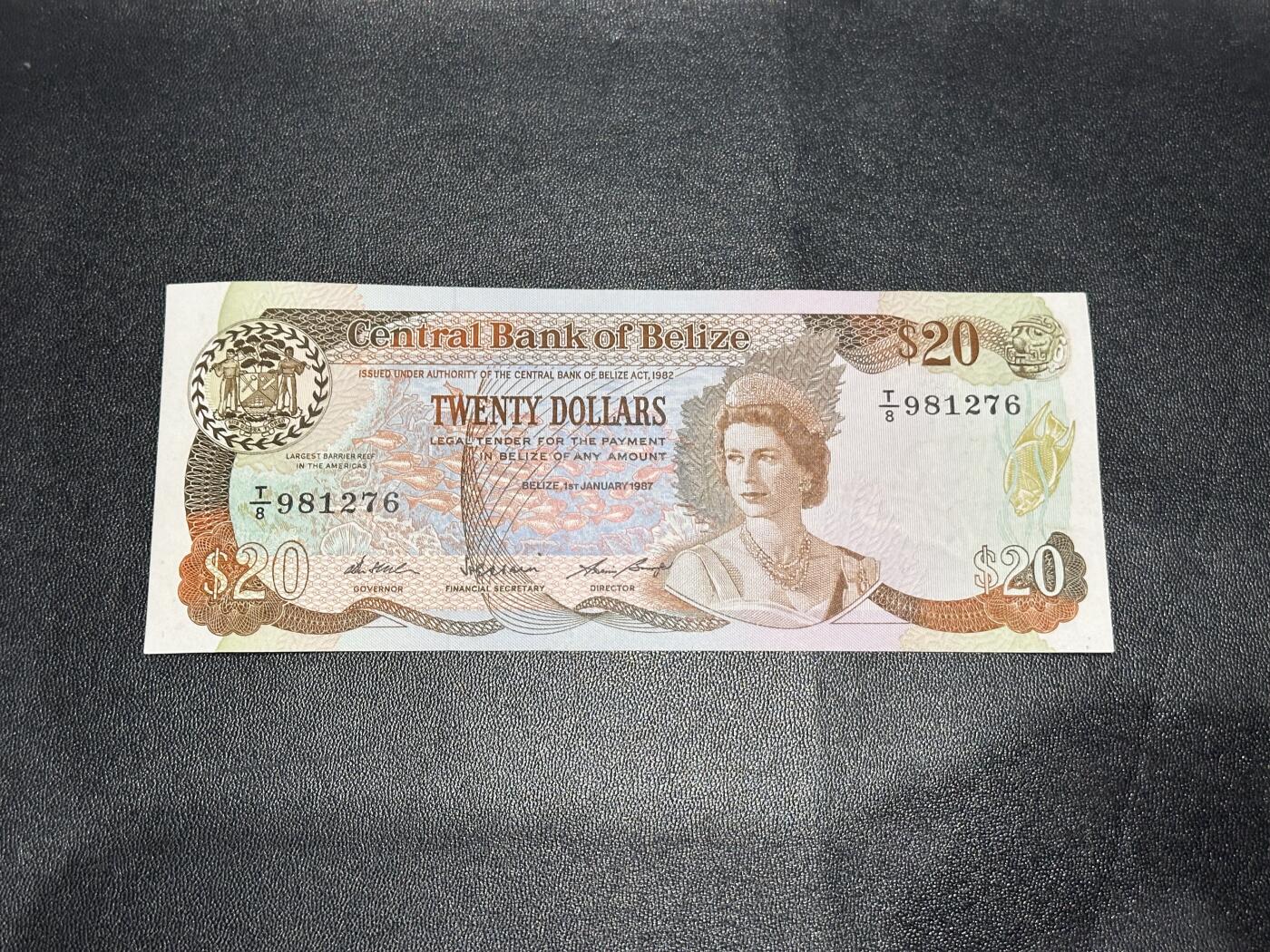 《外钞收藏家》第六百一十四期（精选场）（长期征集拍品、欢迎藏友们联系合作） 1987年伯利兹女王20元 非全新 品相如图